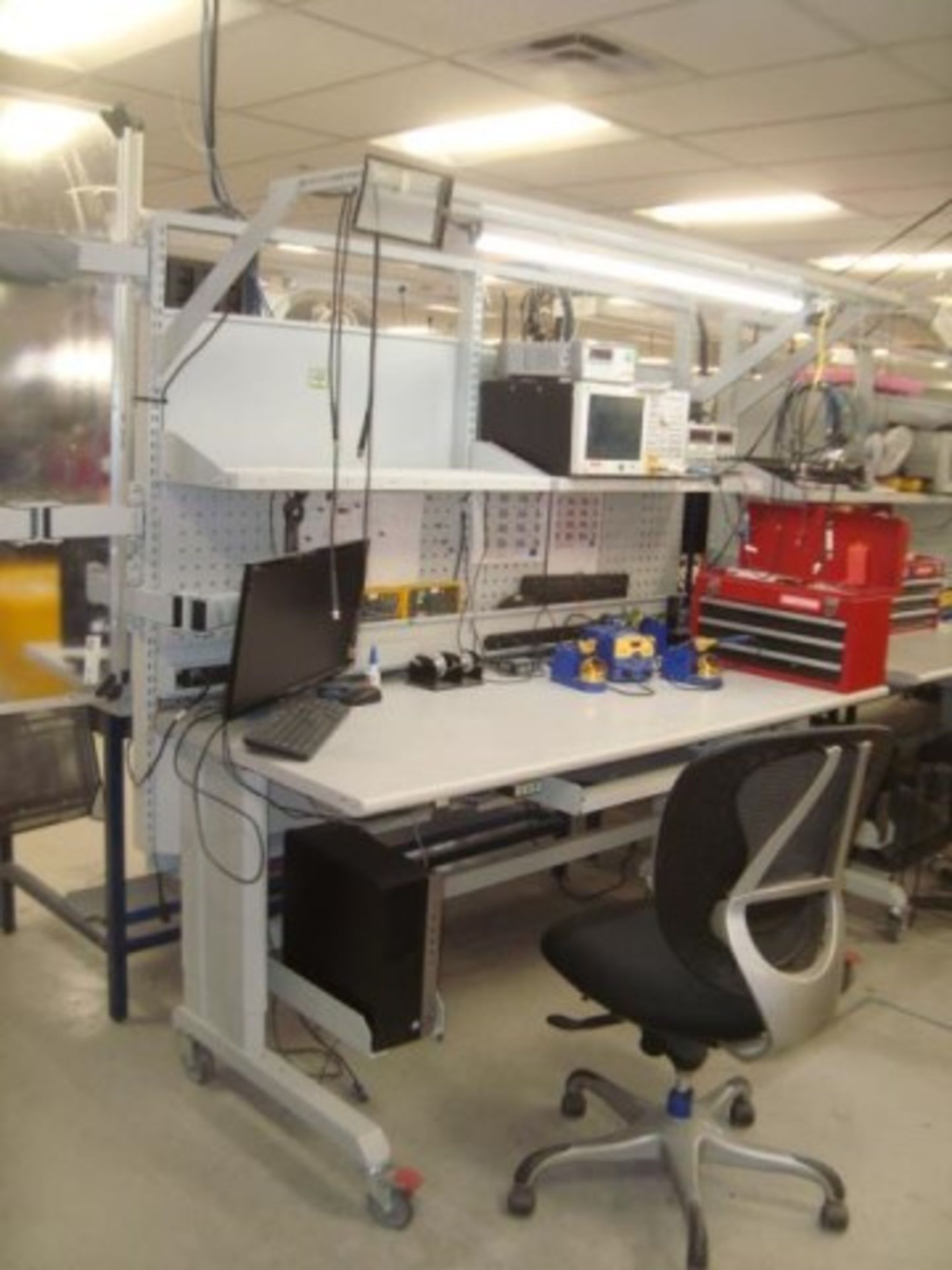 8' ft. Mobile Technicians Workstation - Image 16 of 16