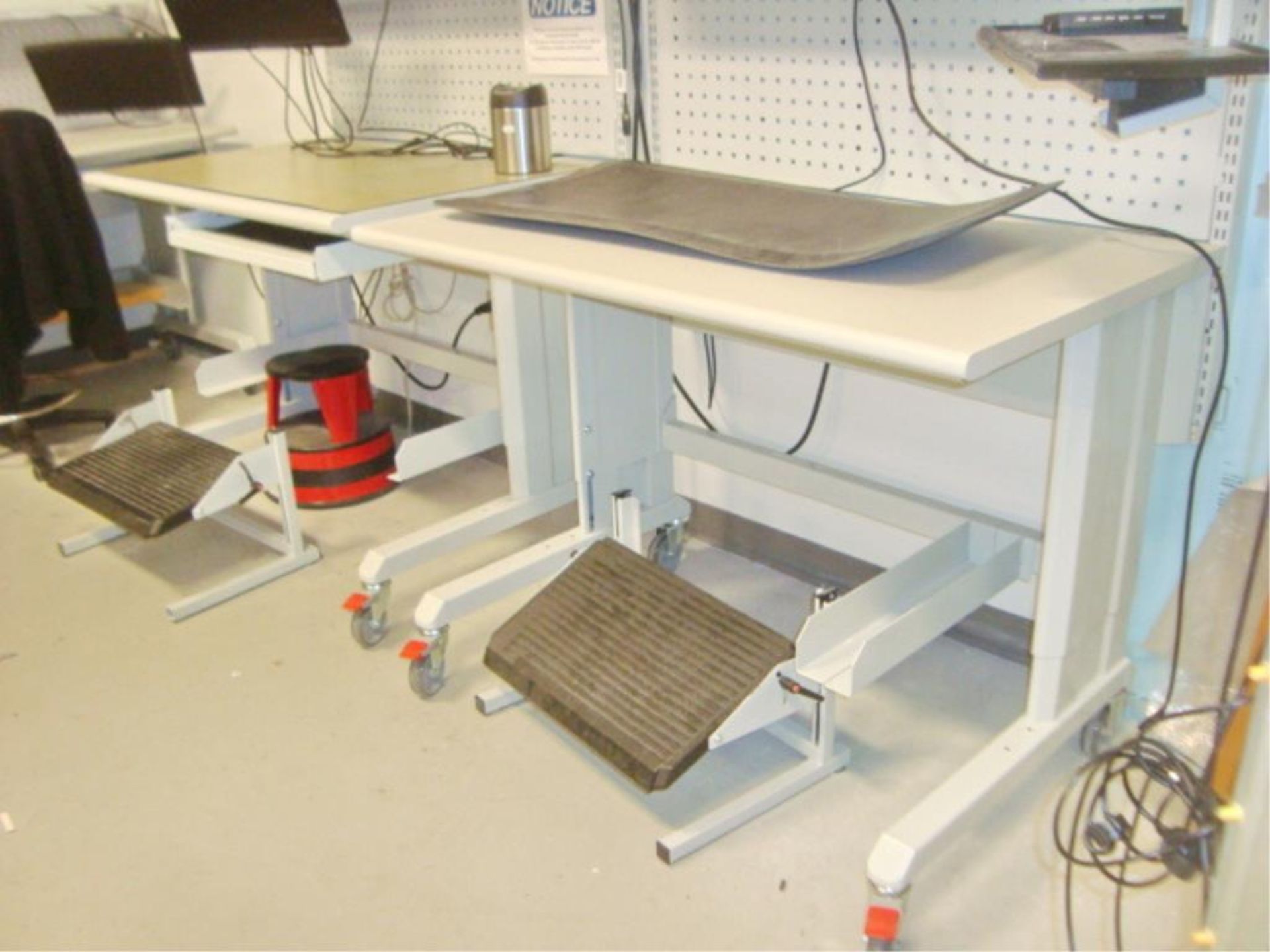 Mobile Workstation Benches - Image 11 of 11