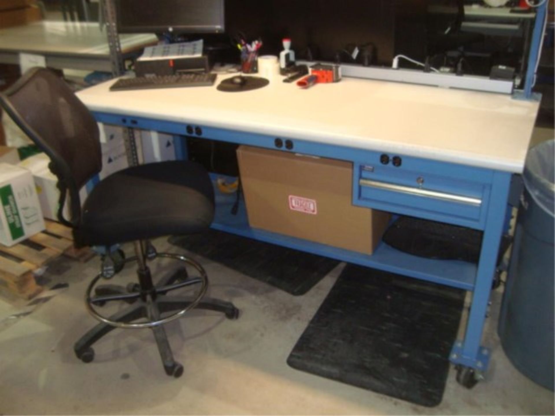 Mobile Workstation Benches & Chairs - Image 9 of 9