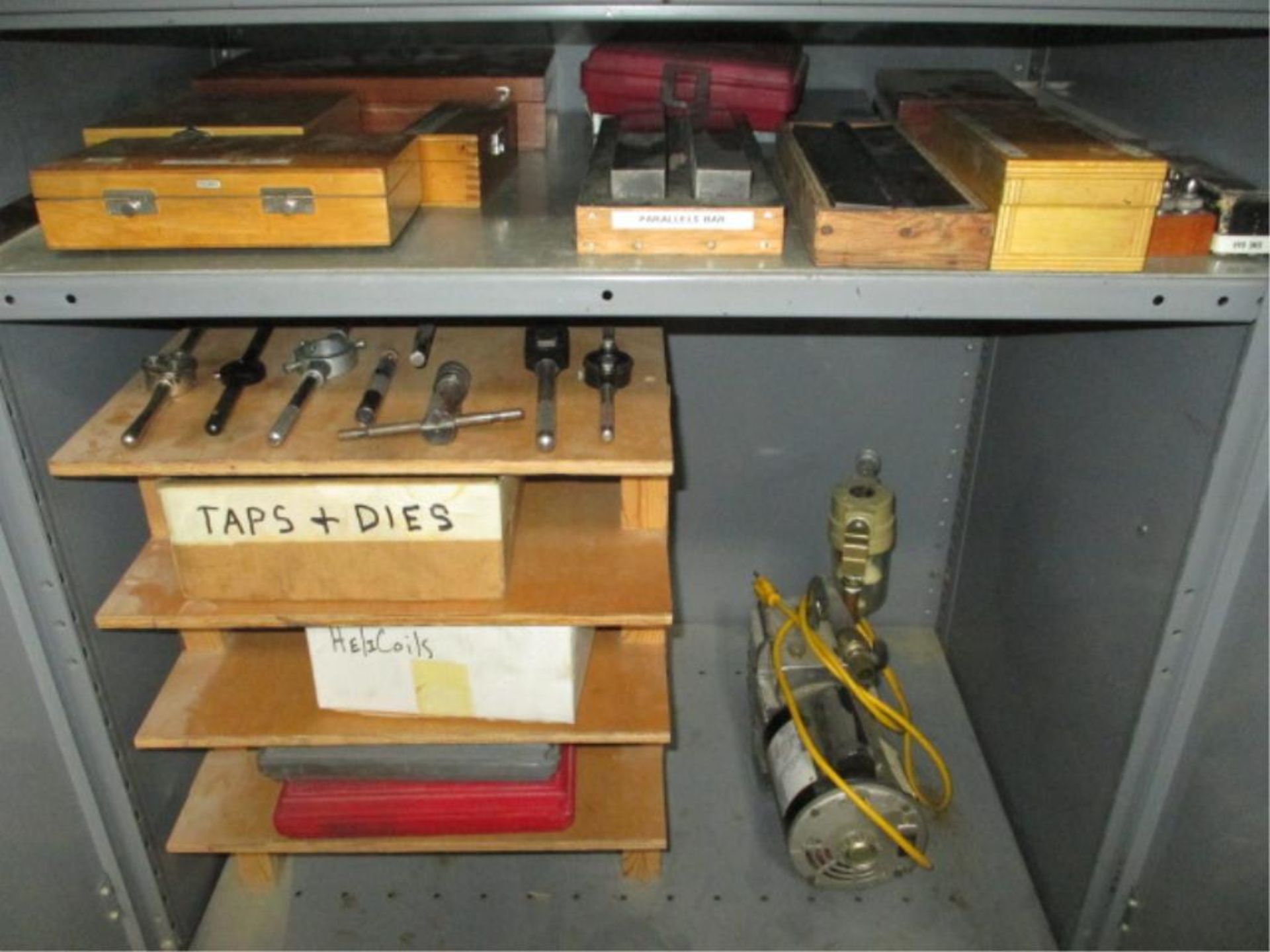 Storage Cabinets - Image 2 of 6
