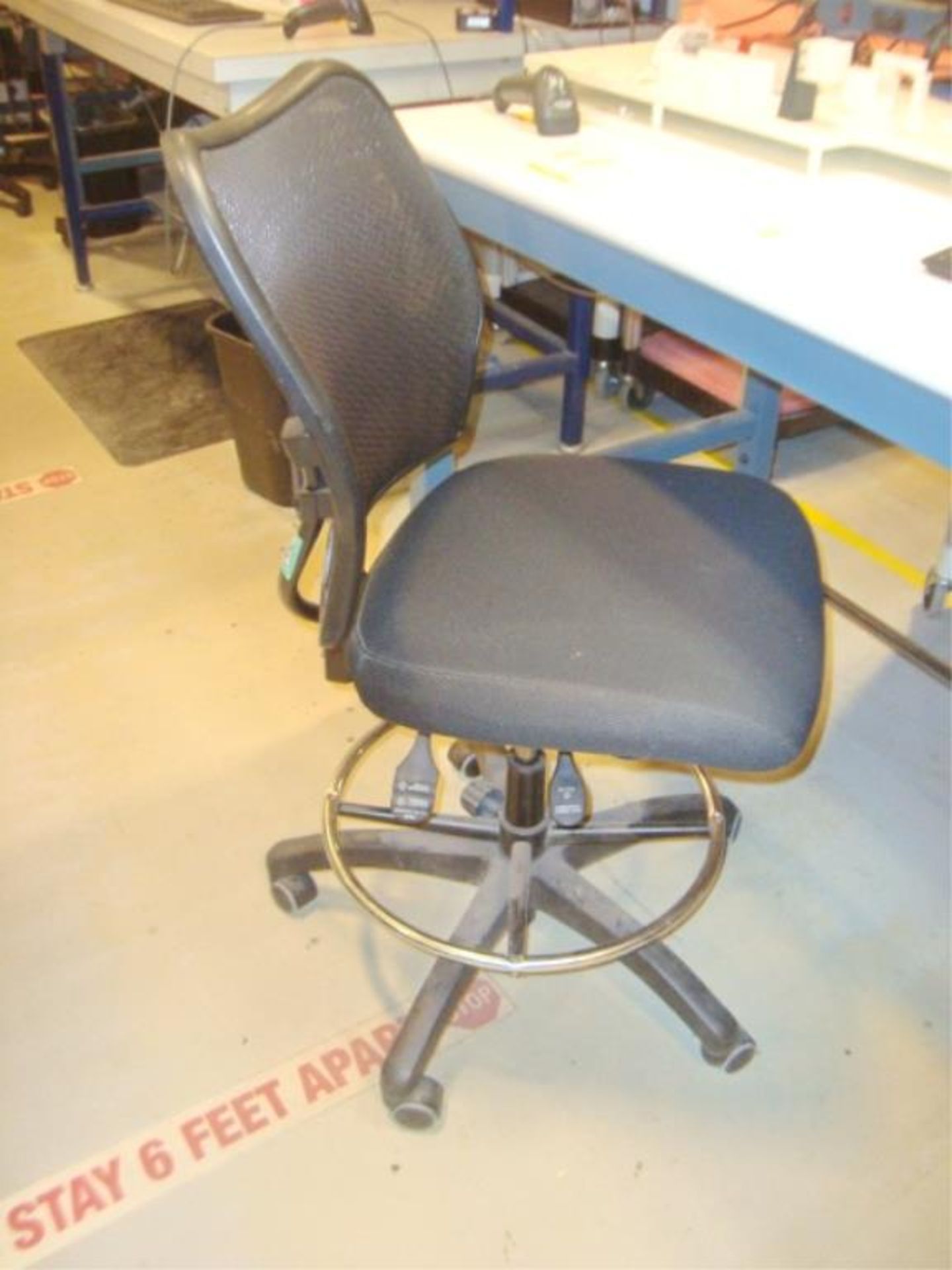 Mobile Workstation Benches & Chairs - Image 5 of 15