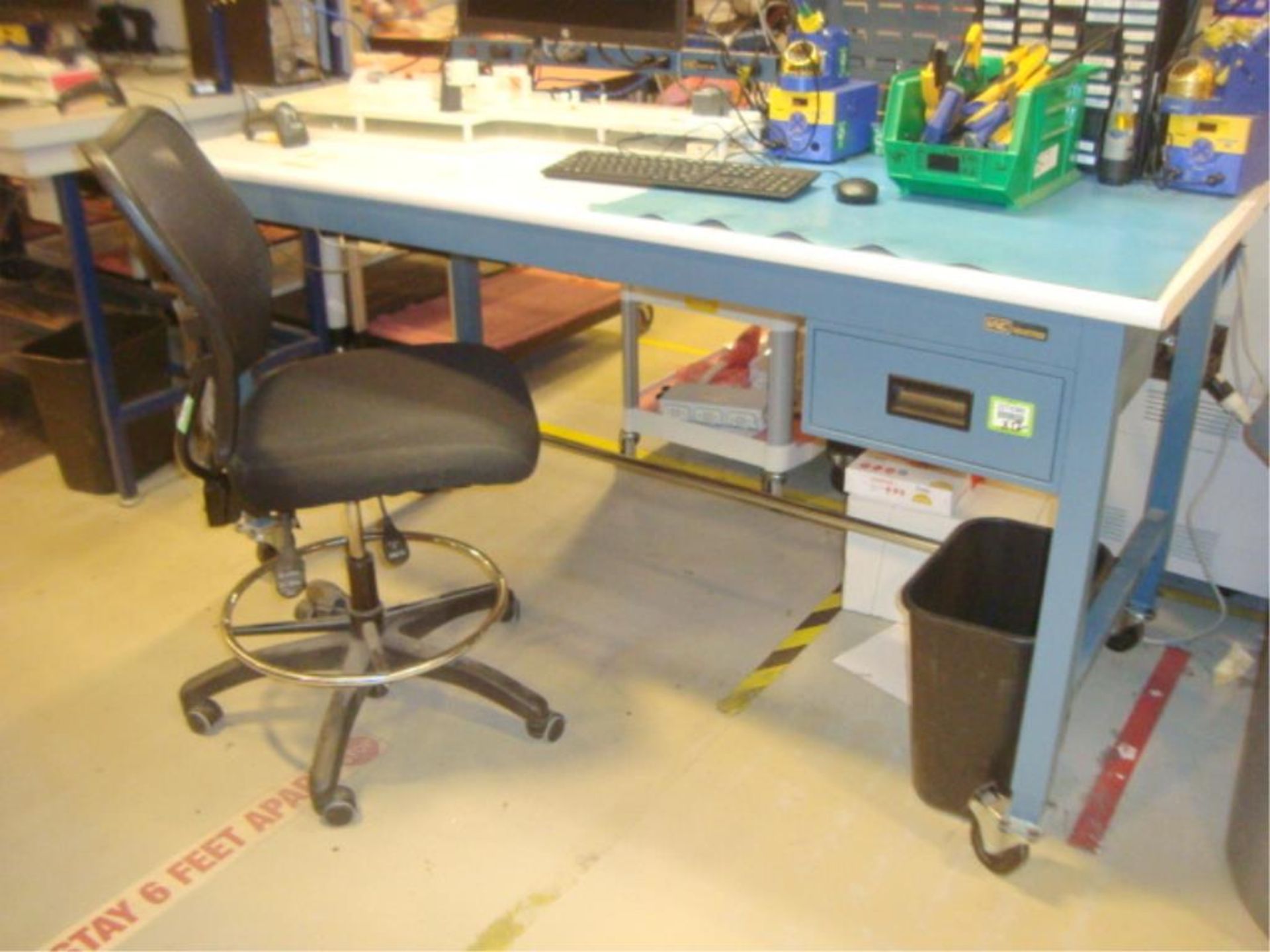 Mobile Workstation Benches & Chairs - Image 3 of 15