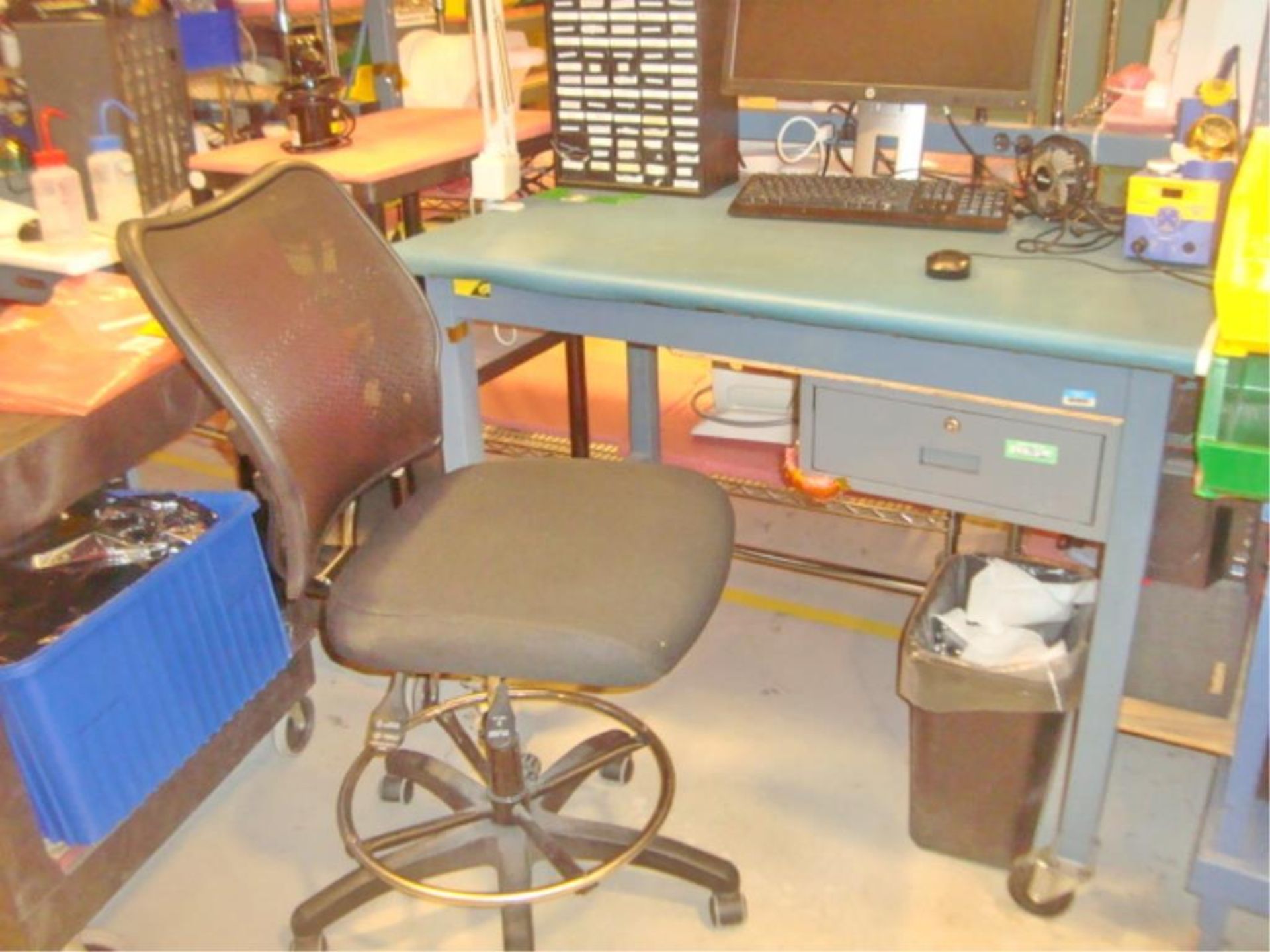 Mobile Workstation Benches & Chairs - Image 11 of 15