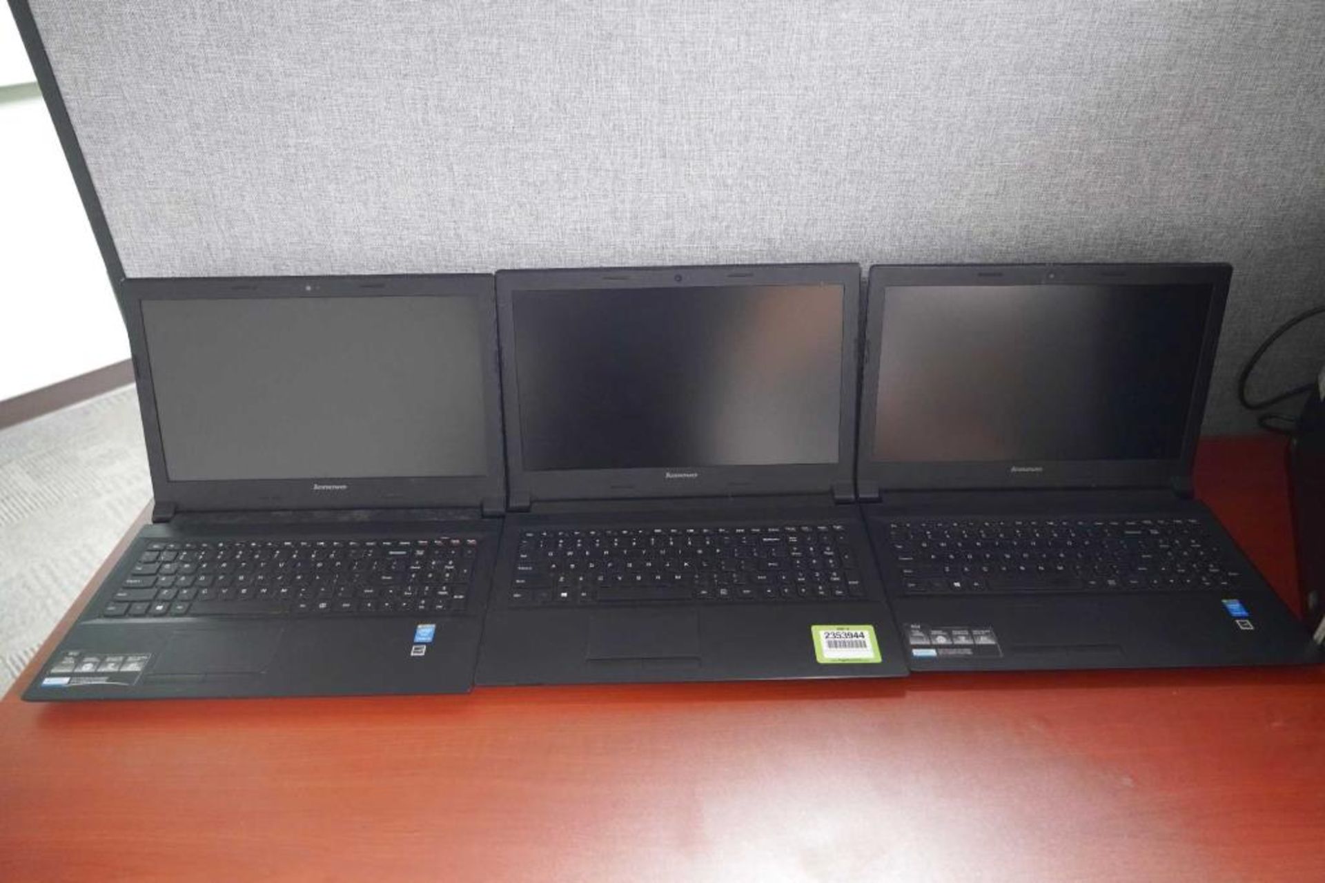 Laptops and Tower Computer Units - Image 2 of 18