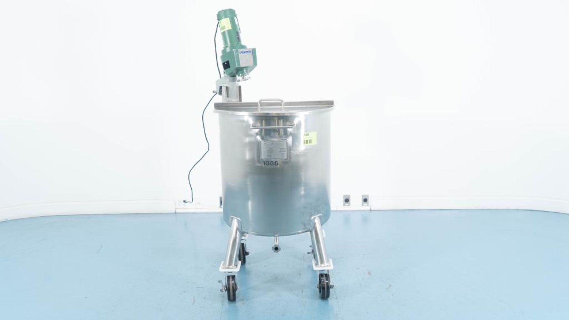 Walker 65 Gallon Stainless Steel Mixing Tank