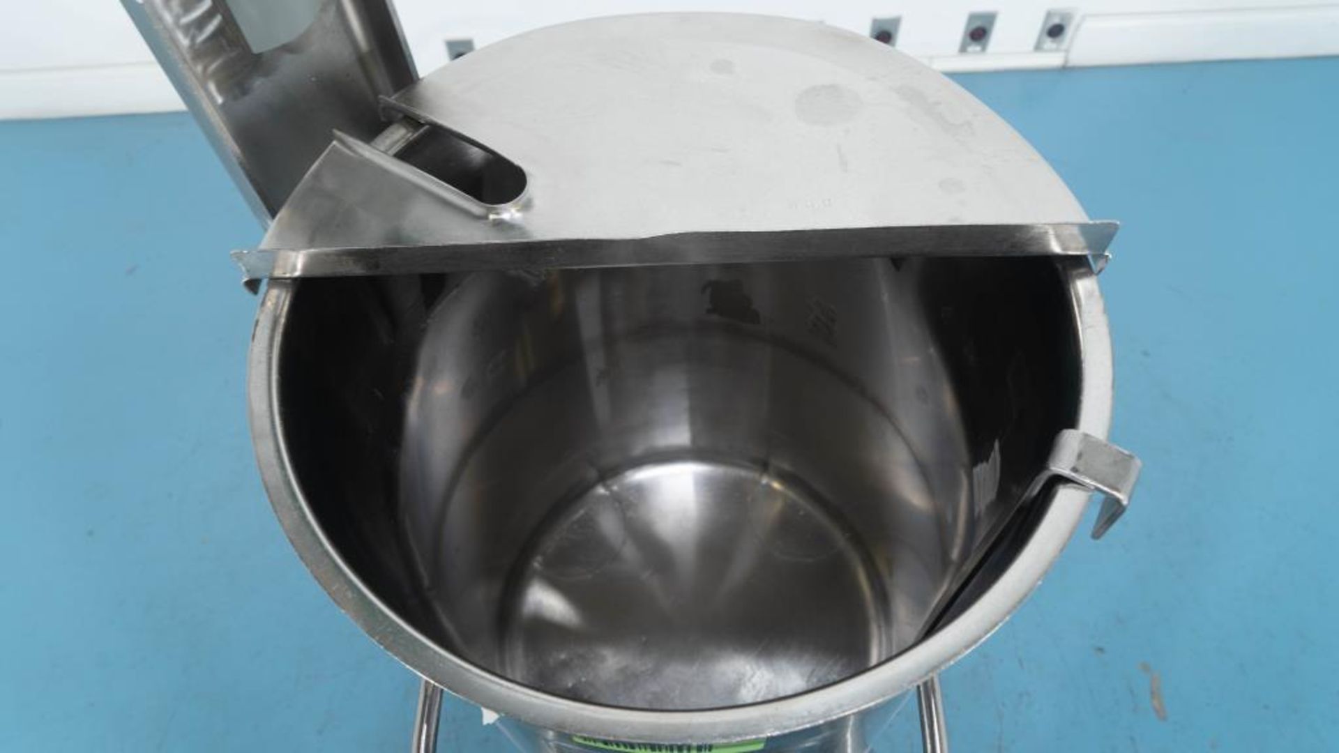 Walker 20 Gallon Stainless Steel Mixing Tank - Image 11 of 13