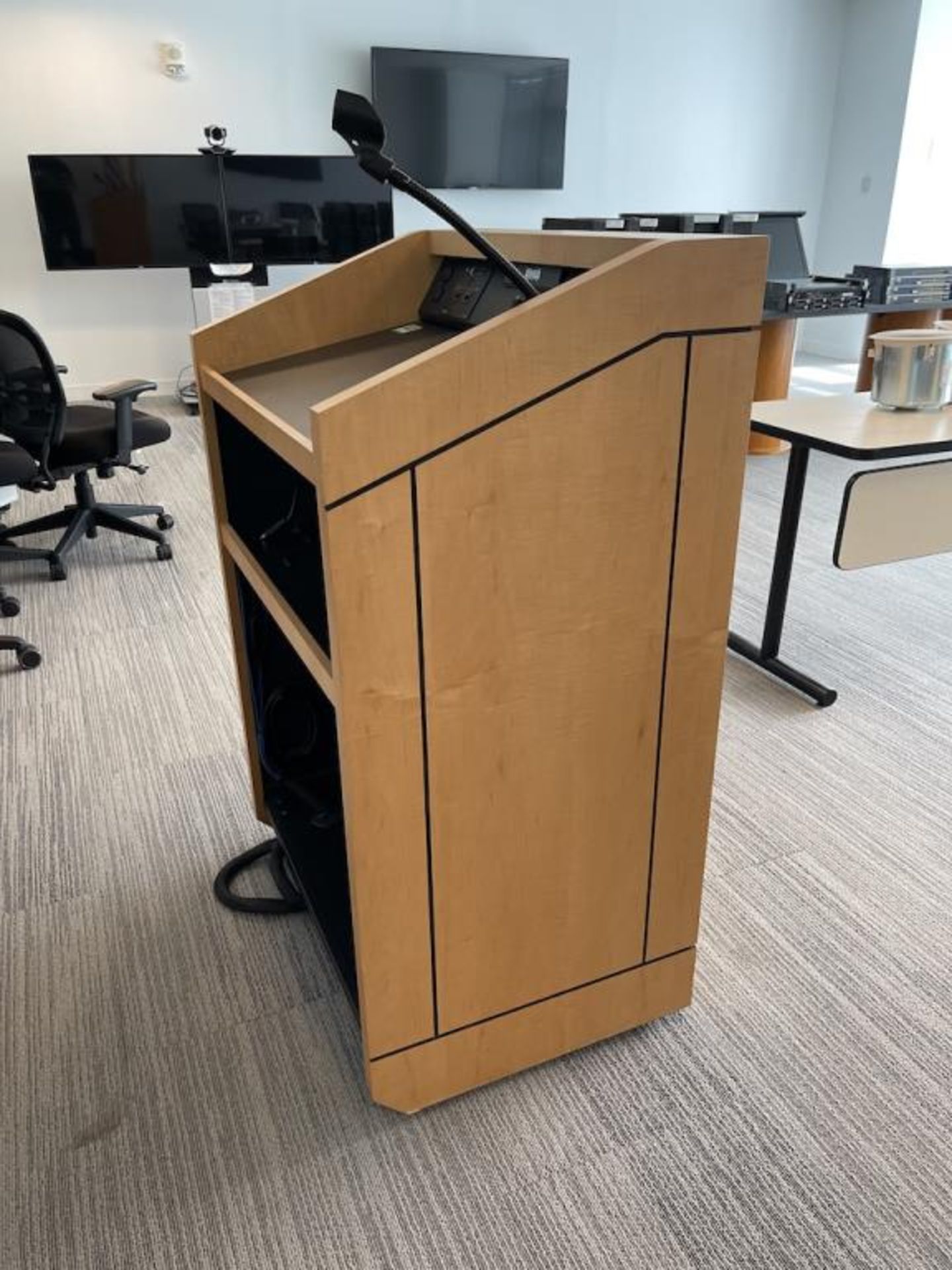 Speaking Lectern - Image 2 of 4