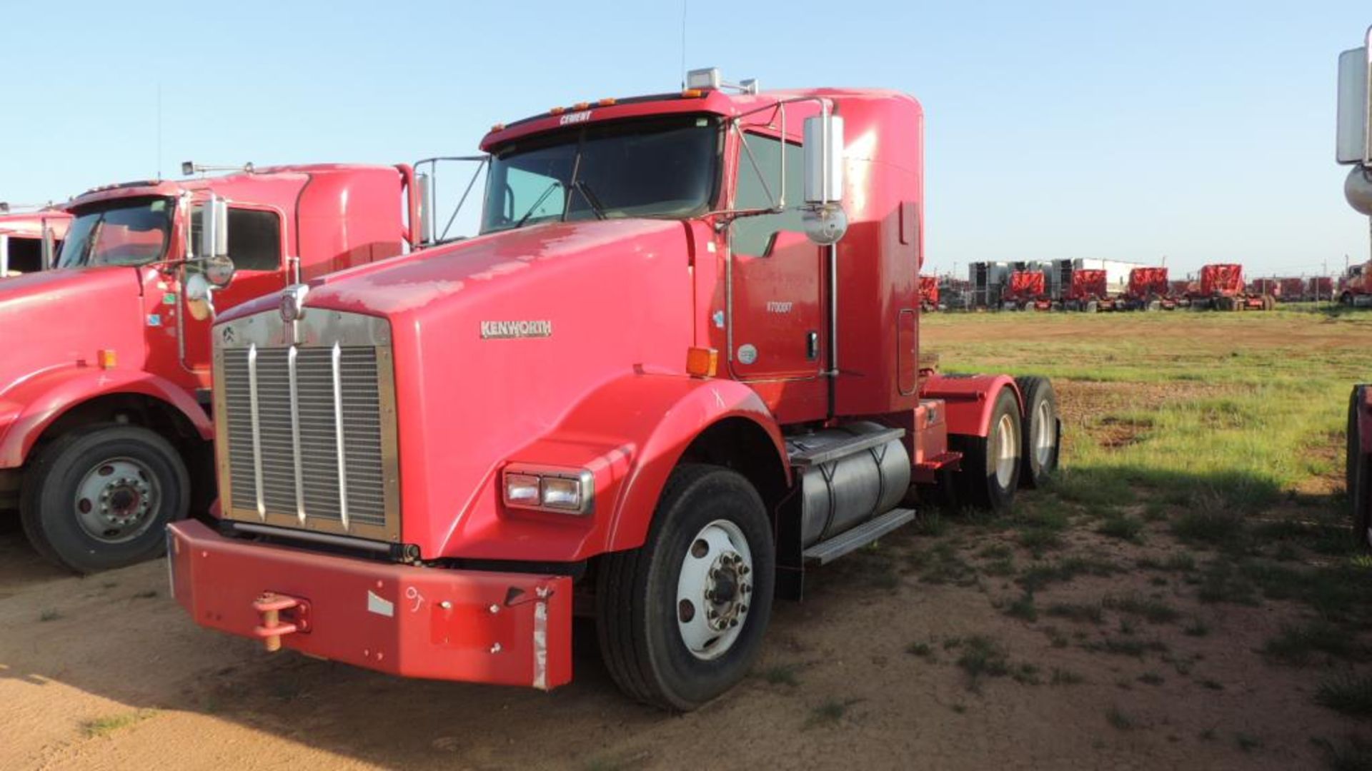 Kenworth Truck - Image 2 of 15