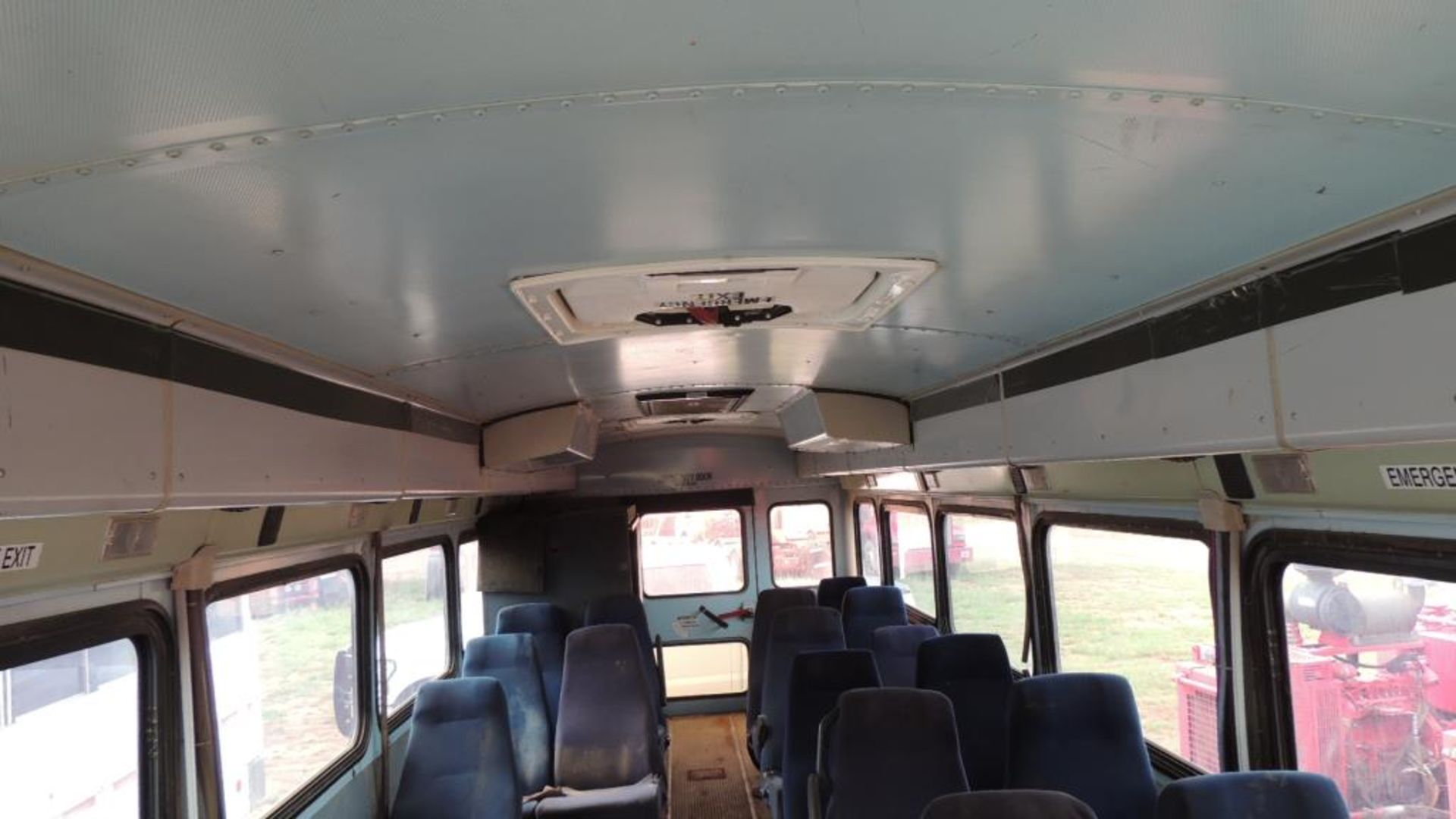 Navistar Passenger Bus - Image 9 of 17