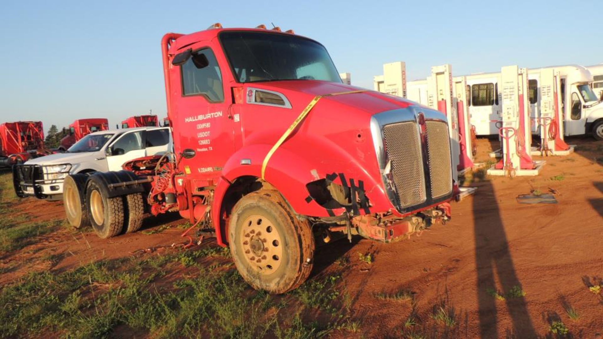 Kenworth Truck - Image 3 of 18