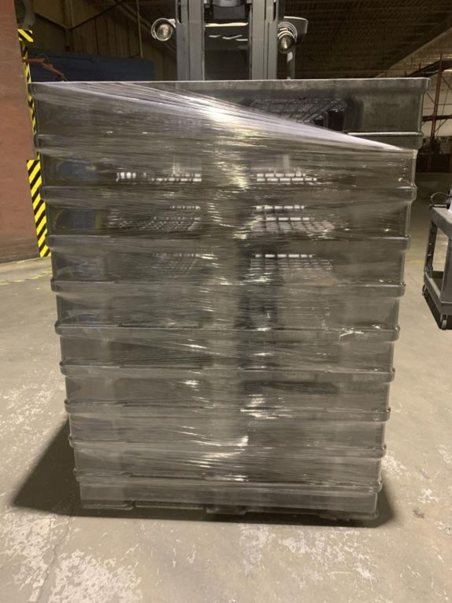 Orvis Model Convoy Black Plastic Pallets