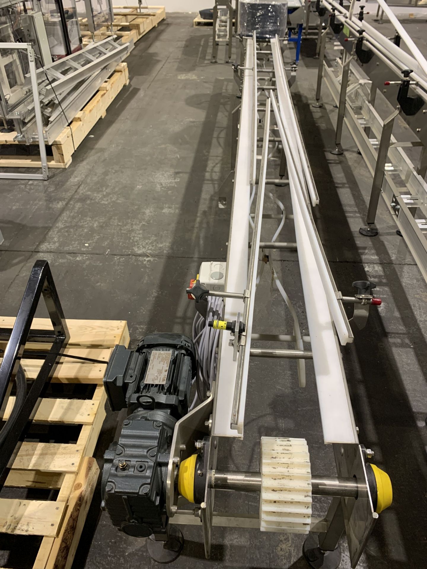 23' long 8" W Conveyor System - Image 2 of 9
