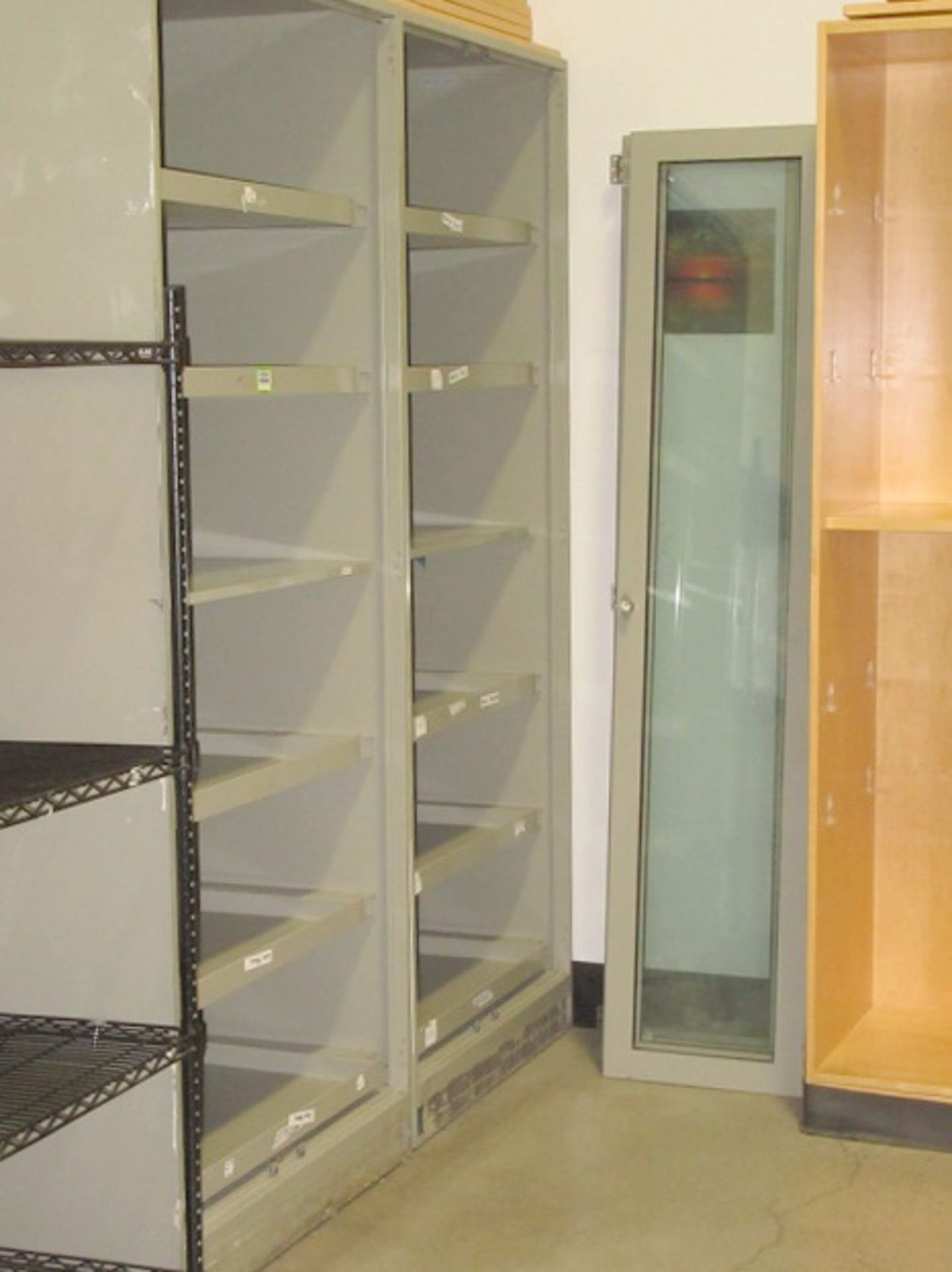 Lab cabinets - Image 2 of 2