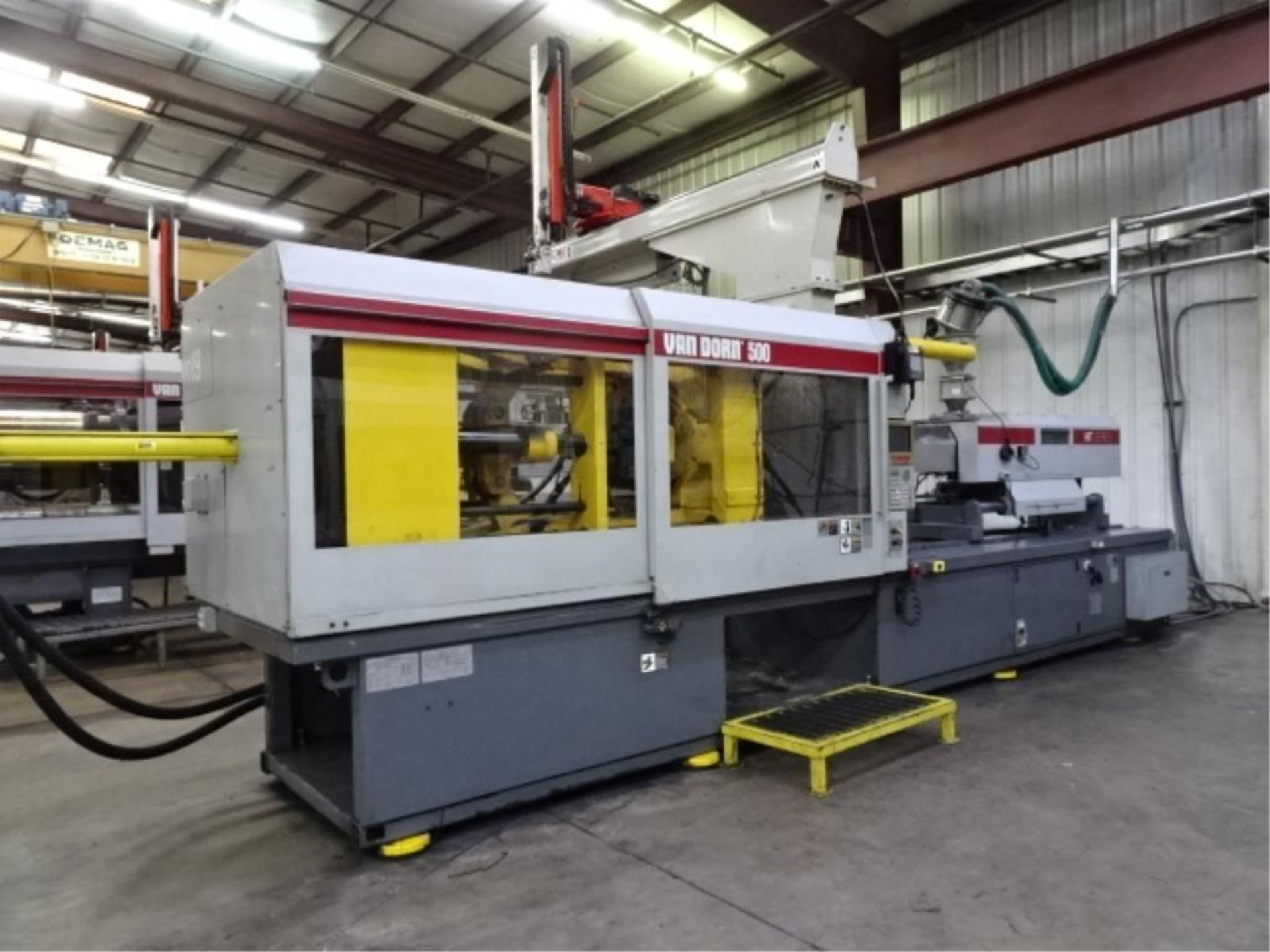 Van Dorn Injecting Molding Machine