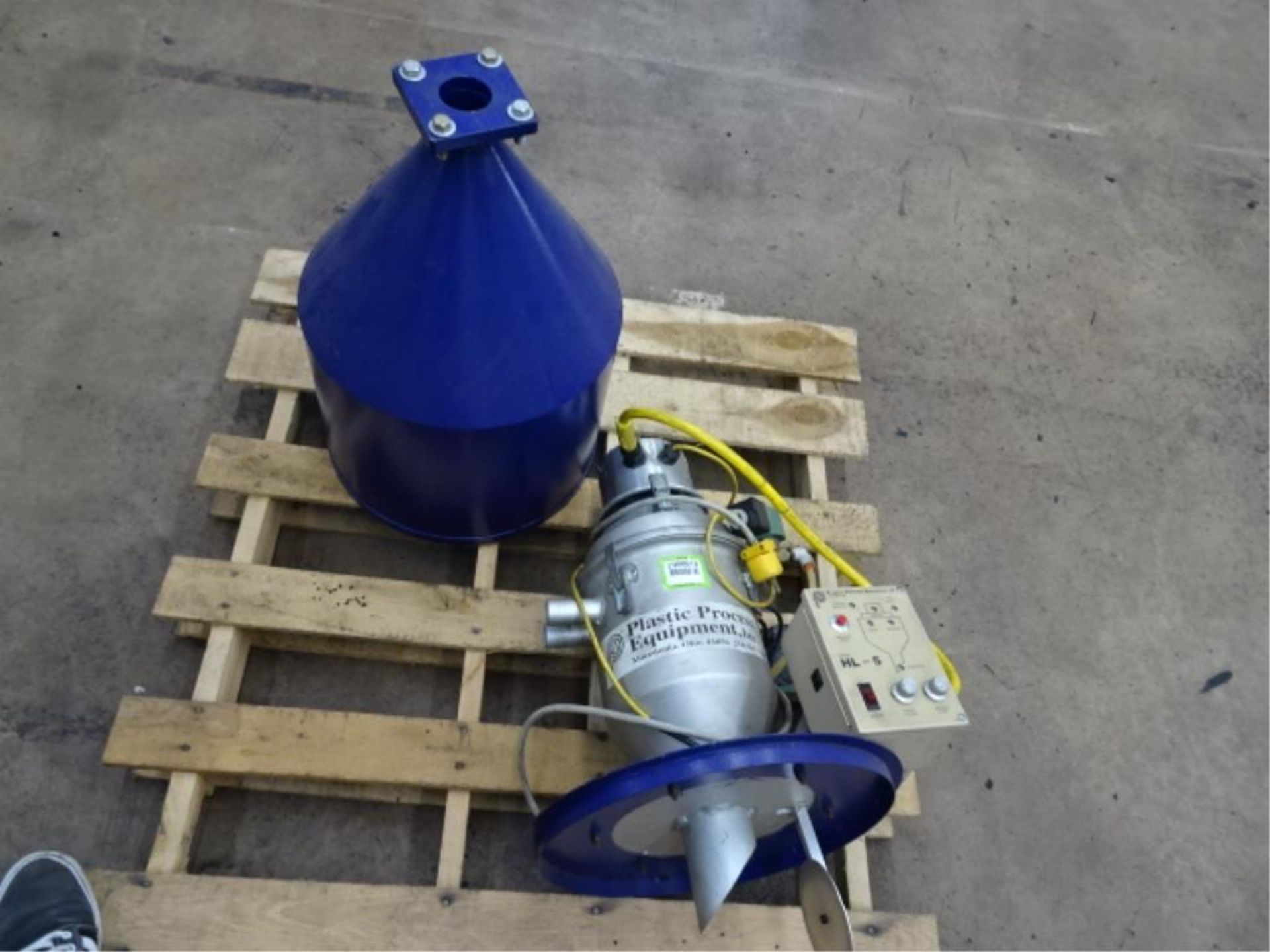 PPE Vacuum Loader