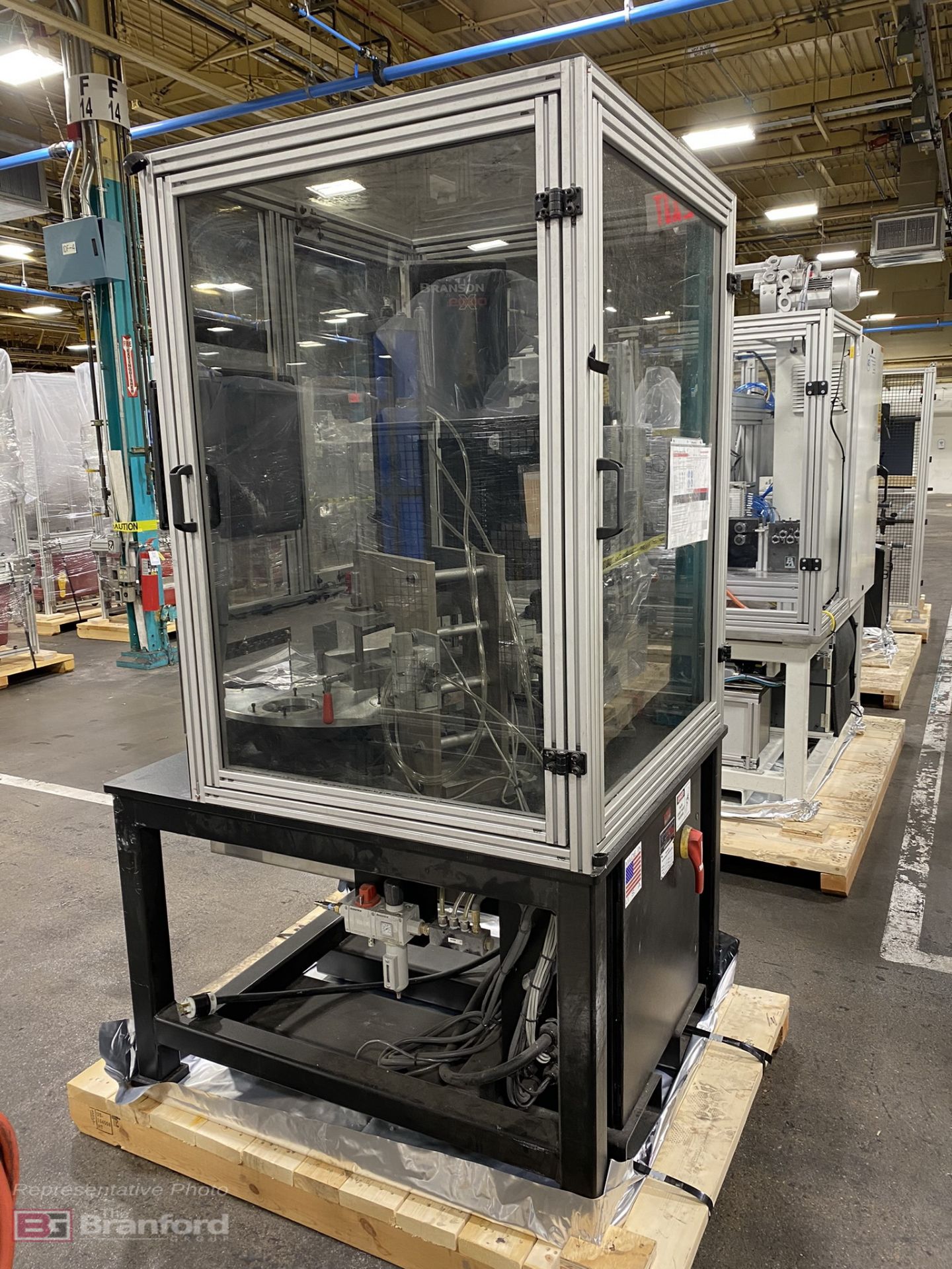 Branson 2000X Series 40 Rotary 'Seal and Cut' Ultrasonic Plastic Welding Assembly System (2020) - Image 5 of 11