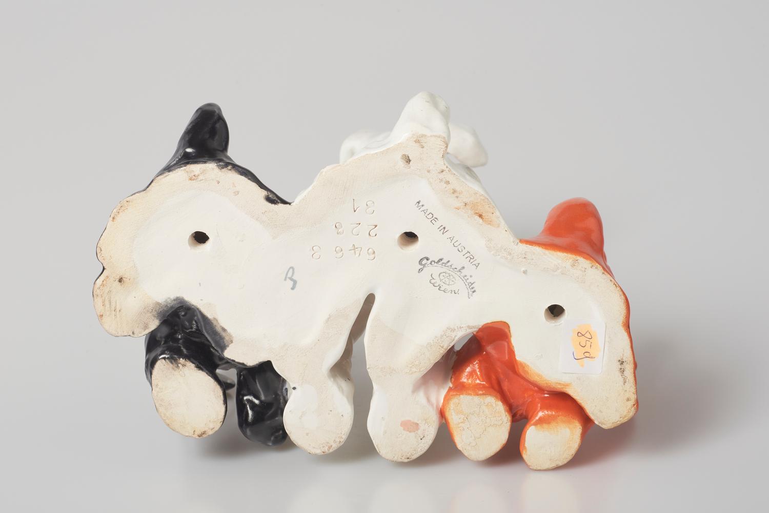 FRIEDRICH GOLDSCHEIDER MANUFACTURE Dogs ceramic figurine - Image 3 of 3