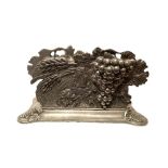TABLE TOWEL HOLDER DECORATED WITH GRAPES AND VINE LEAVES AND WITH WEARS