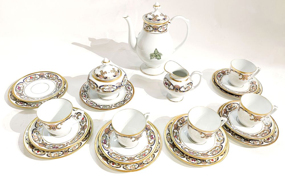 CARTIER LIMOGES PORCELAIN TEA/COFFEE SERVICE Model «La Maison du Prince»