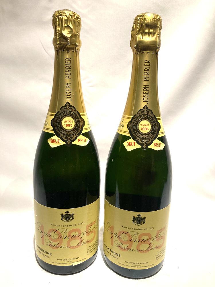 5 CHAMPAGNE BLANC DE BLANCS 1er cru millésimé 1996 L. Aubry-2 CHAMPAGNE BRUT millésimé1985 J.Perrier - Image 4 of 6