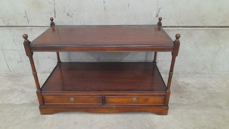 A Mahogany Television Stand H58cm x W86cm x D44cm