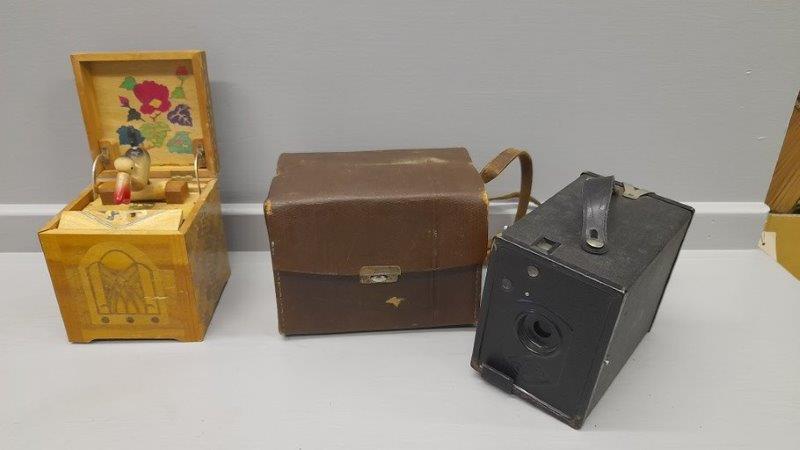 A Box Camera In Leather Case & A Treen Box With A Toy Duck (Damaged)