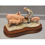 Border Fine Arts 'Feeding Time' Model No JH107 By Anne Wall Limited Edition 980/1750 On Wooden Base