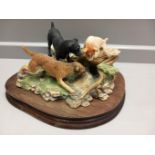 Border Fine Arts 'Two's Company' Model No L56 By R Ayres Limited Edition 730/850 On Wooden Base