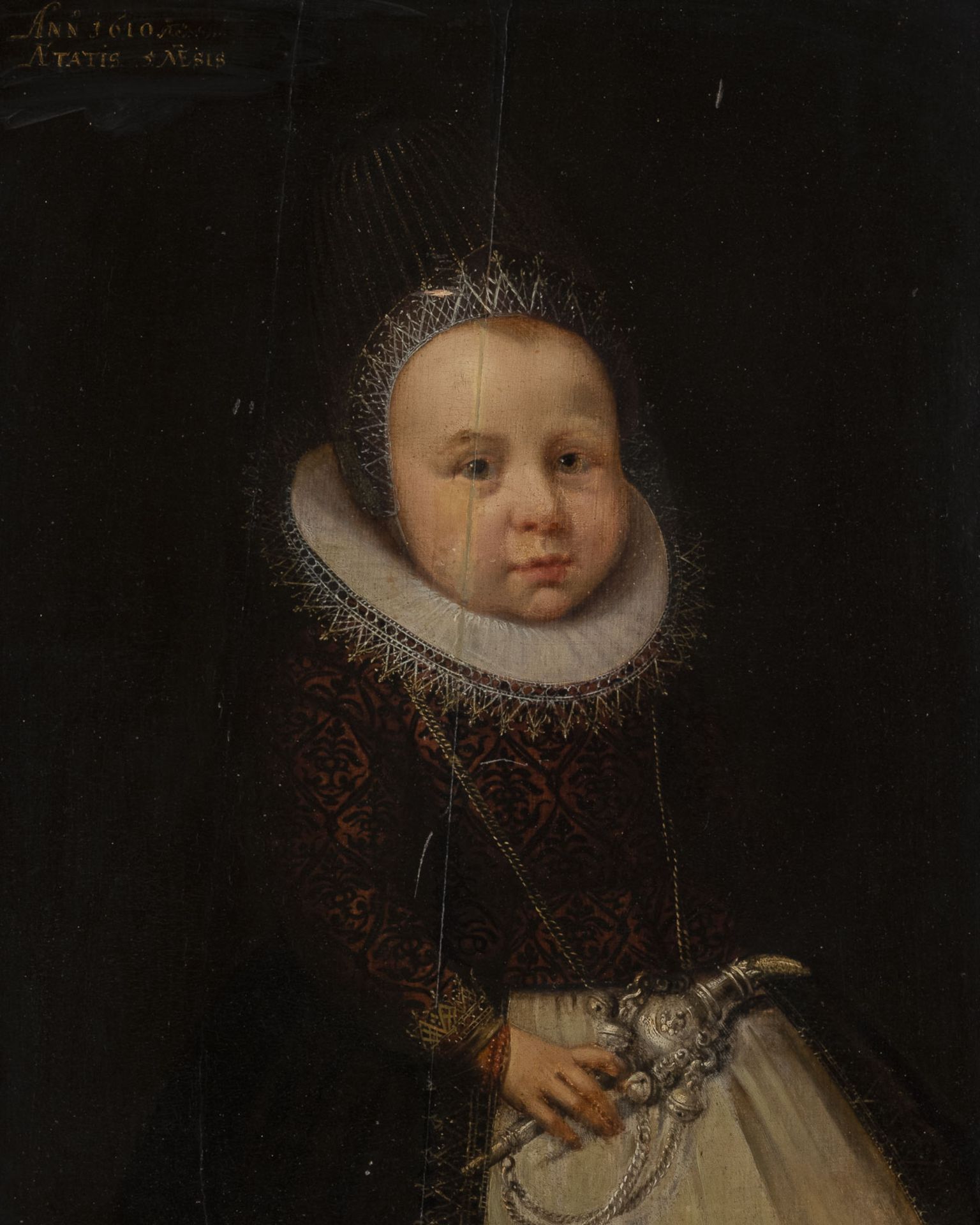 NIEDERLÄNDISCHE SCHULE, DATIERT 1610 PORTRAIT EINES JUNGEN MÄDCHENS IM ALTER VON FÜNF JAHREN