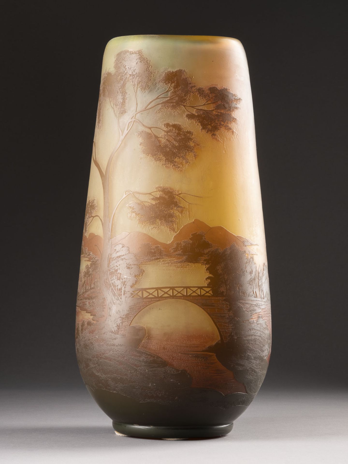 GROSSE VASE MIT LANDSCHAFT