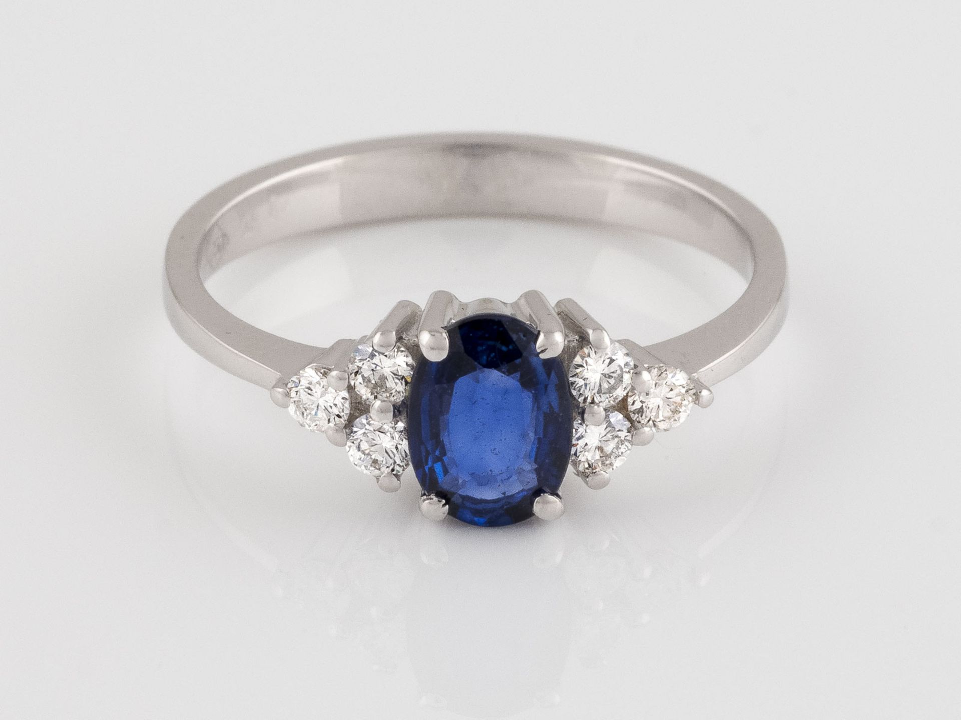 EDELSTEIN-RING