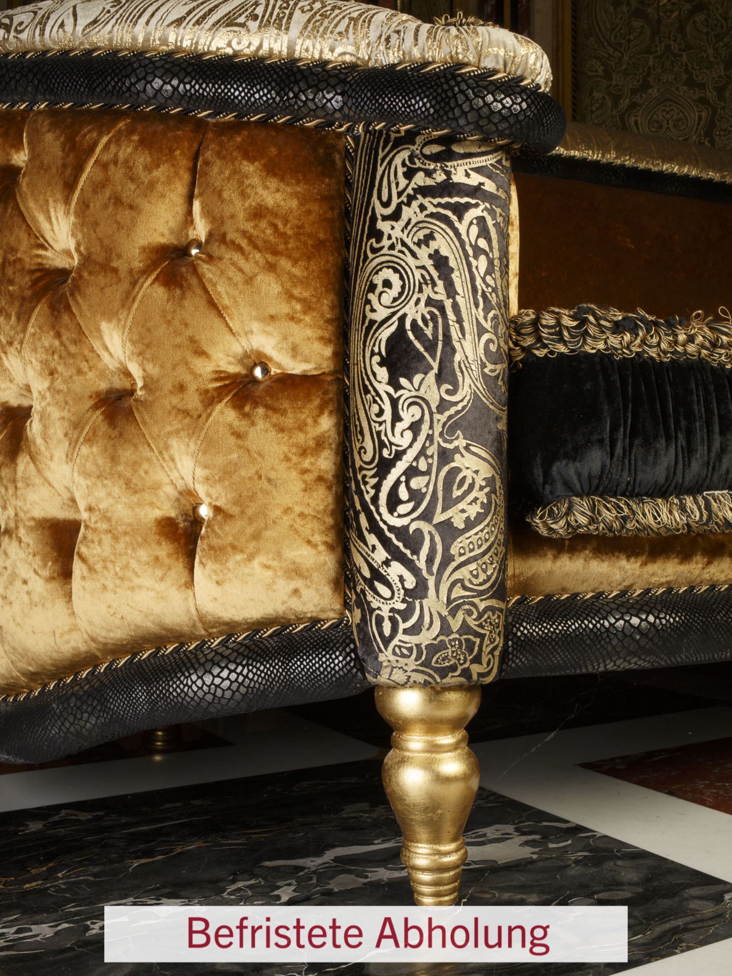 Großes 'Versace'-Sofa mit Samtbezug - Image 4 of 4