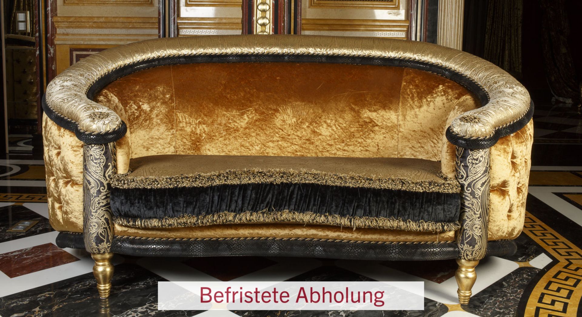 Großes 'Versace'-Sofa mit Samtbezug - Bild 2 aus 4