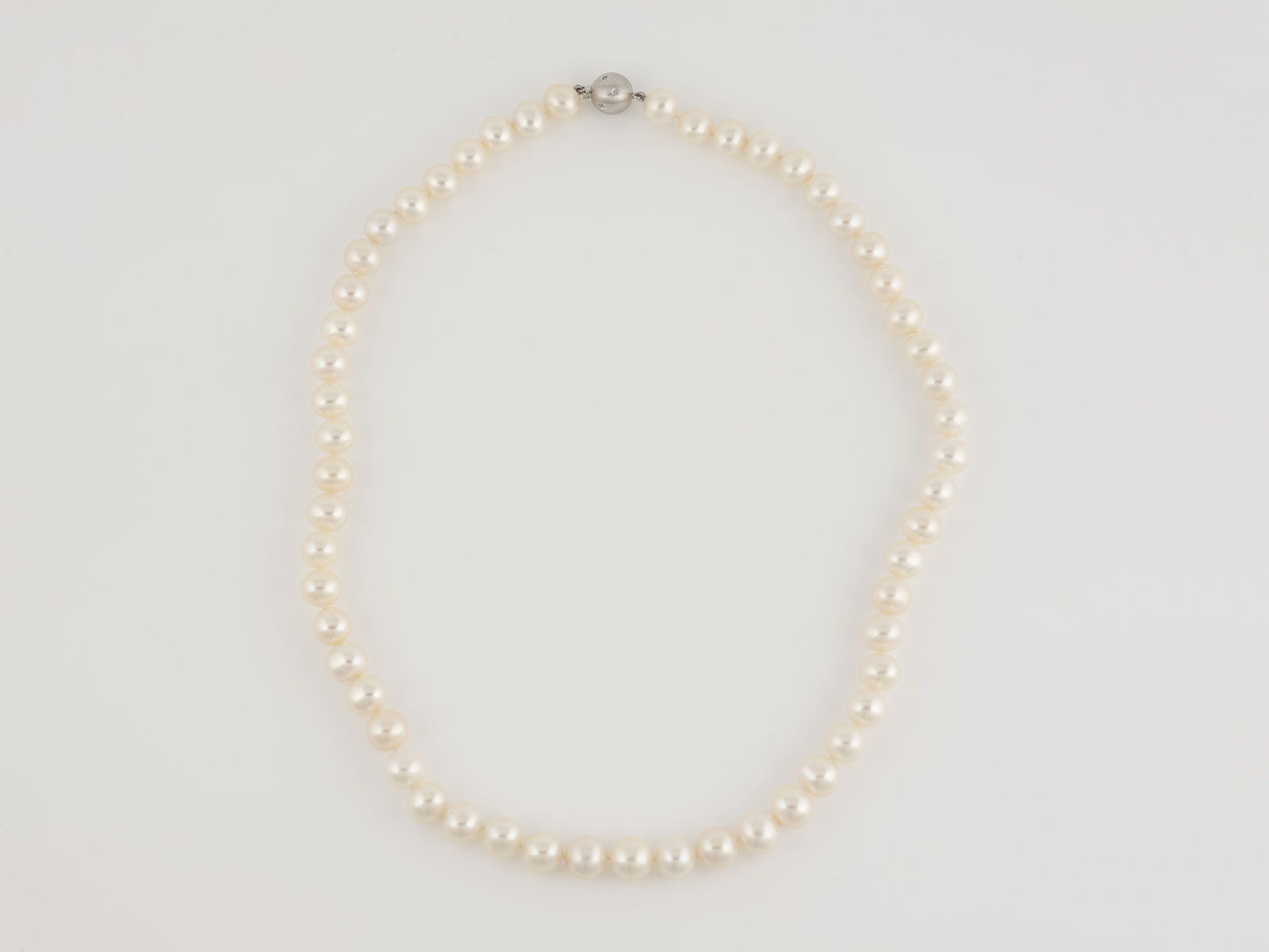 PERL-COLLIER MIT DIAMANTSCHLIESSE