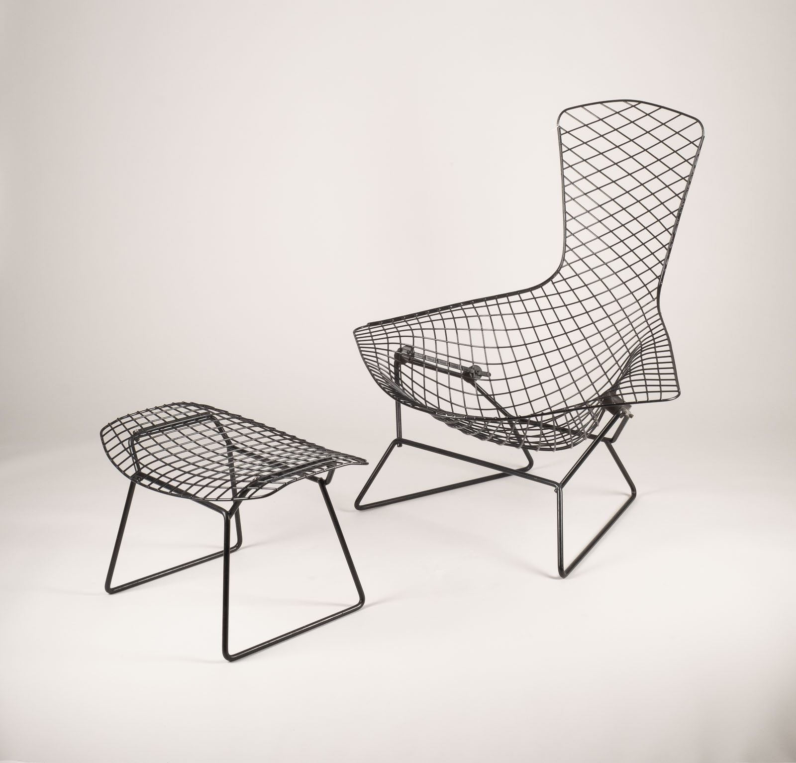 Lounge Sessel Modell 'bird chair ' mit Hocker