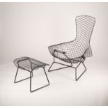 HARRY BERTOIA LOUNGE SESSEL MODELL 'BIRD CHAIR ' MIT HOCKER