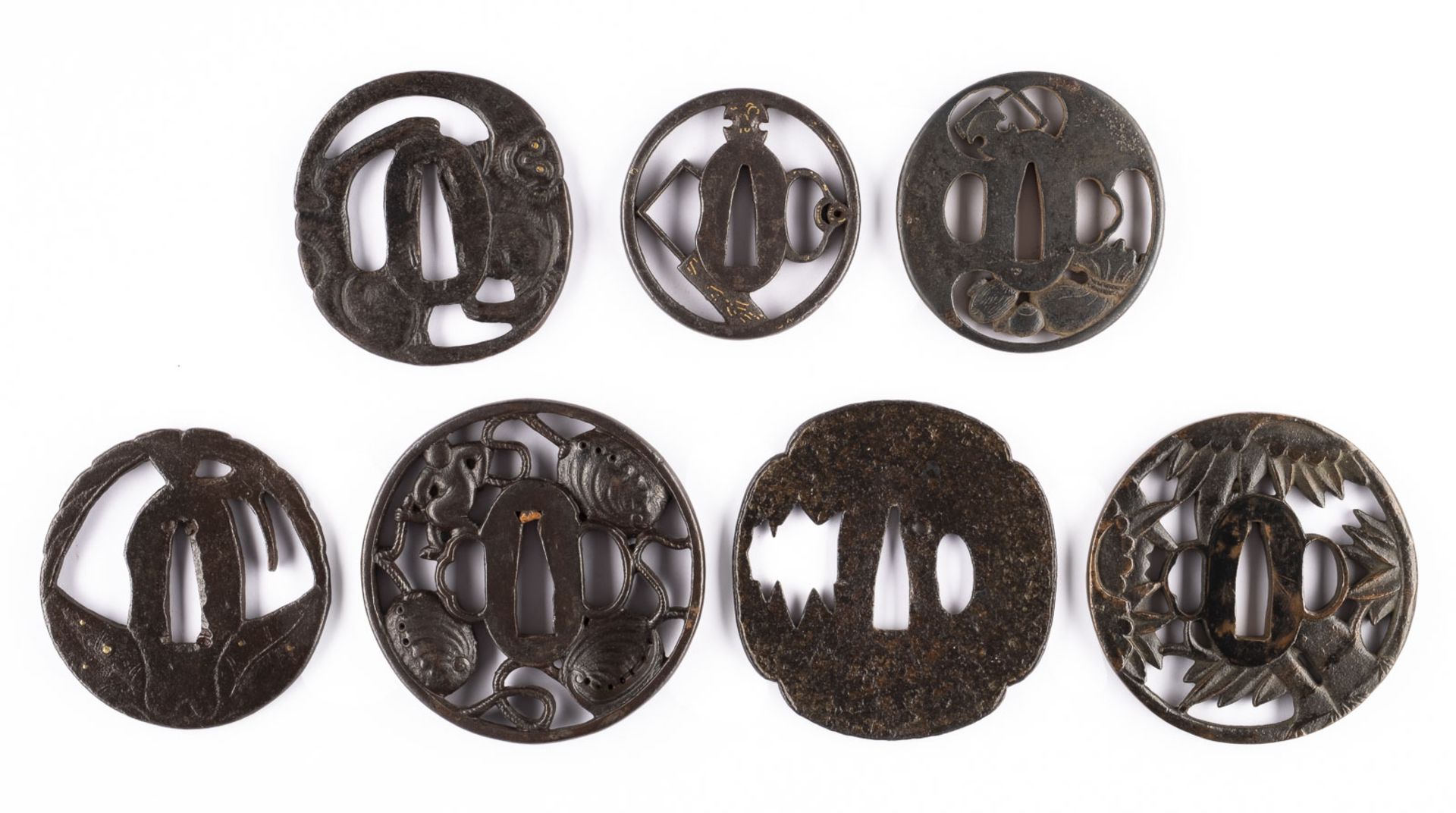 SIEBEN SUKASHI TSUBA AUS EISEN (SCHWERTWÄCHTER)