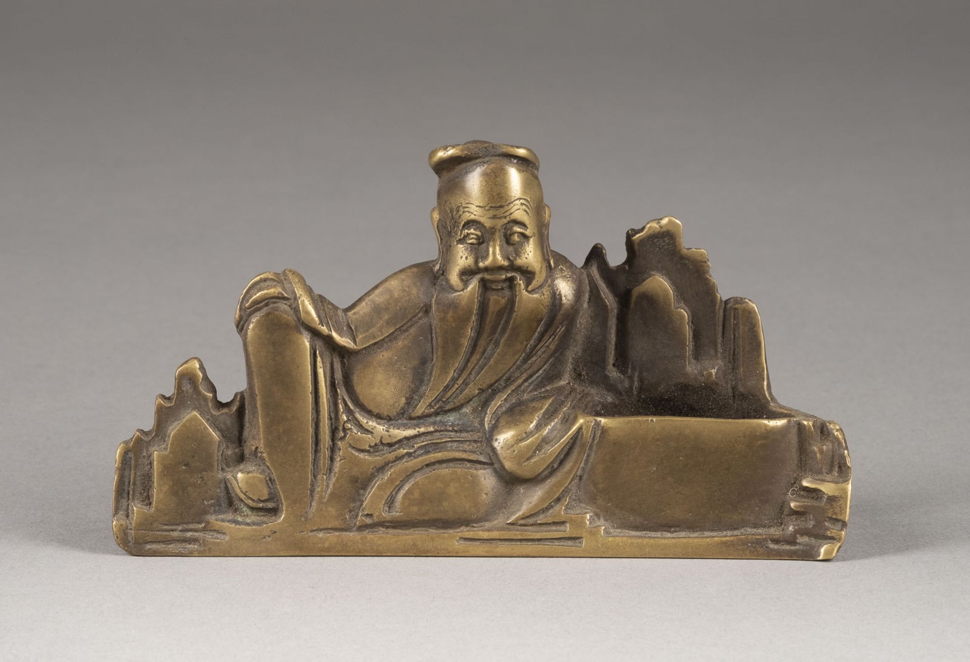 EINE PINSELABLAGE IN FORM VON LI BAI AUS BRONZE