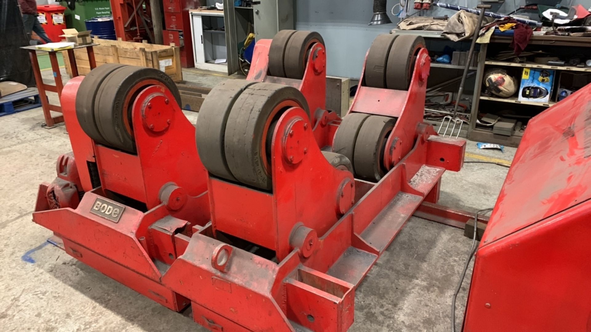 Bode Heavy Duty Self Aligning Welding Rotators, 1 Powered, 1 Idler on 7m Floor Mounted Track