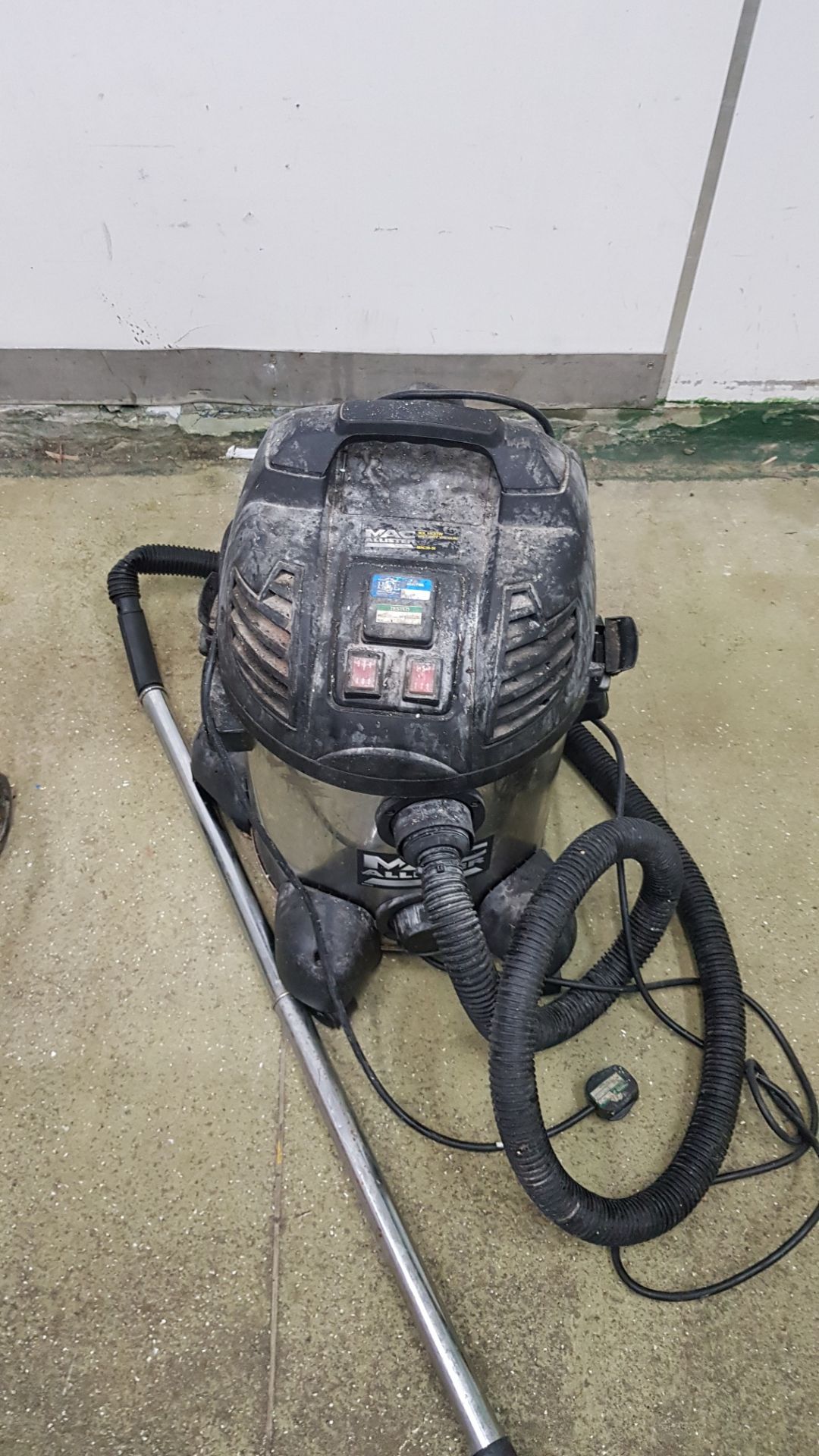 MacAllister MAC30-Sl 30 Litre 1400W Wet & Dry Vacuum