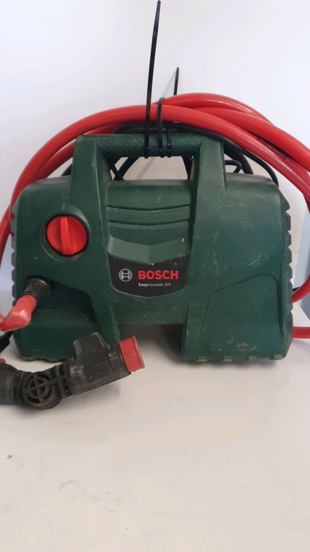 Bosch Easy AquaTek 100 High Pressure Washer - Image 4 of 4