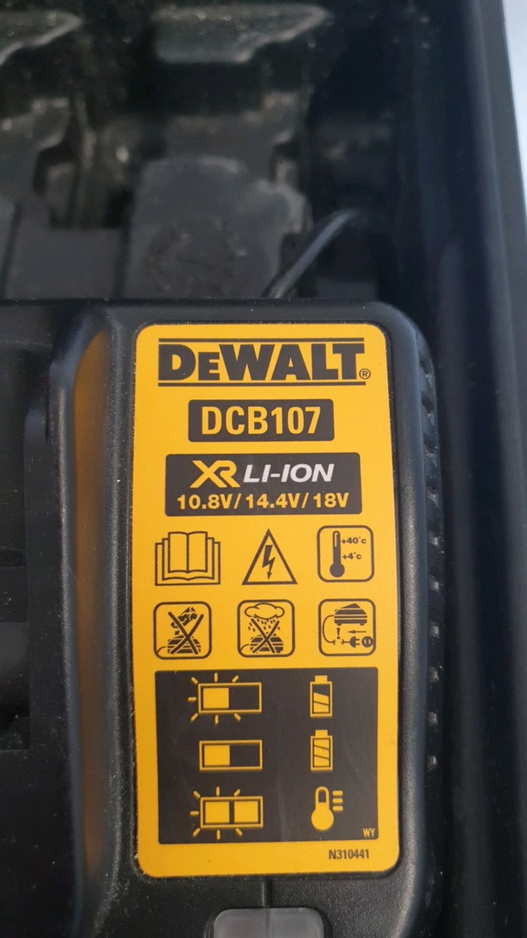 DeWalt Self Leveling Cross Line Laser with Battery and Charger - Image 5 of 10