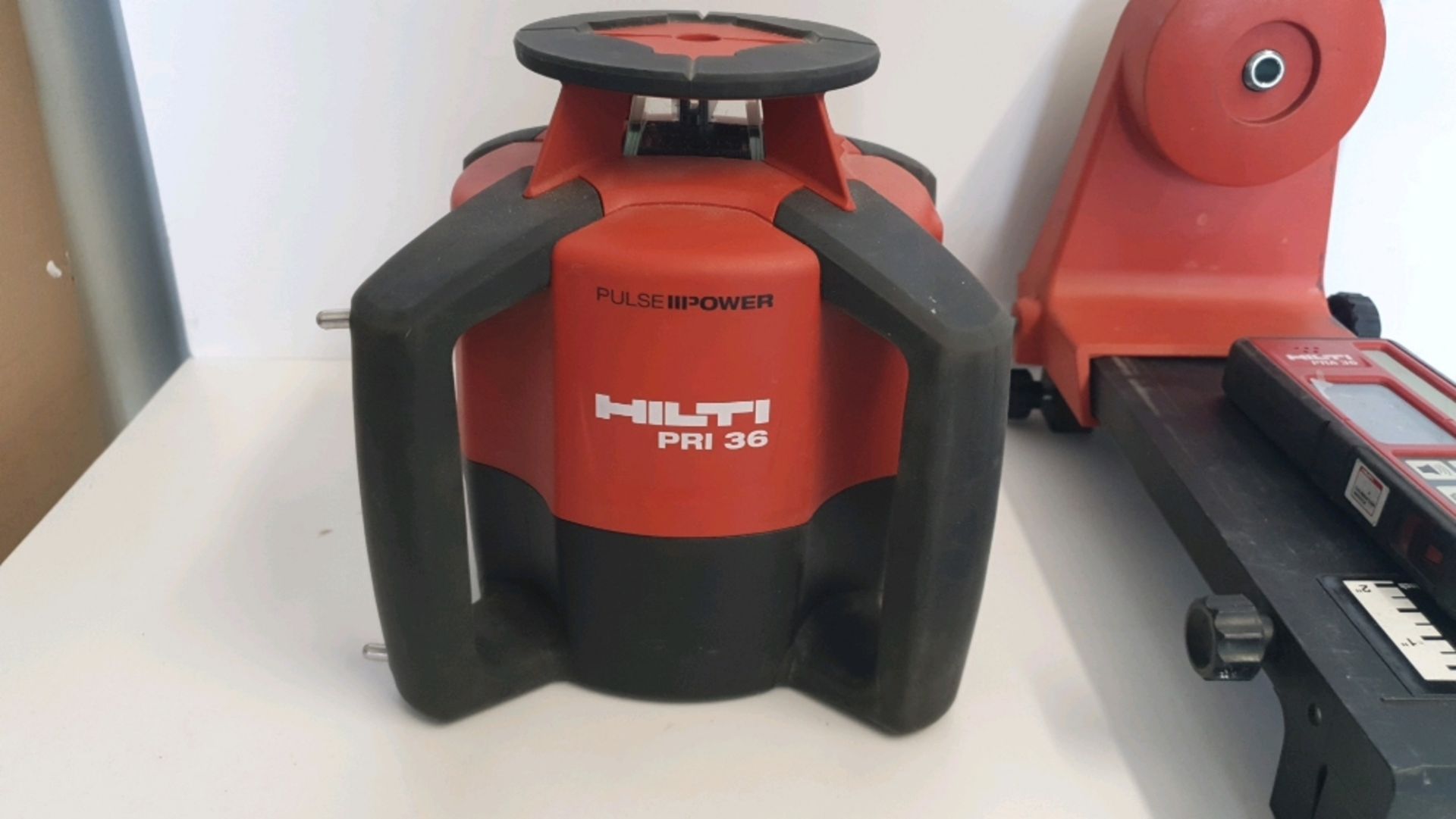 Hilti PRI 36 Rotating Laser, PRA 36&72 Measuring System and Mount - Image 4 of 8