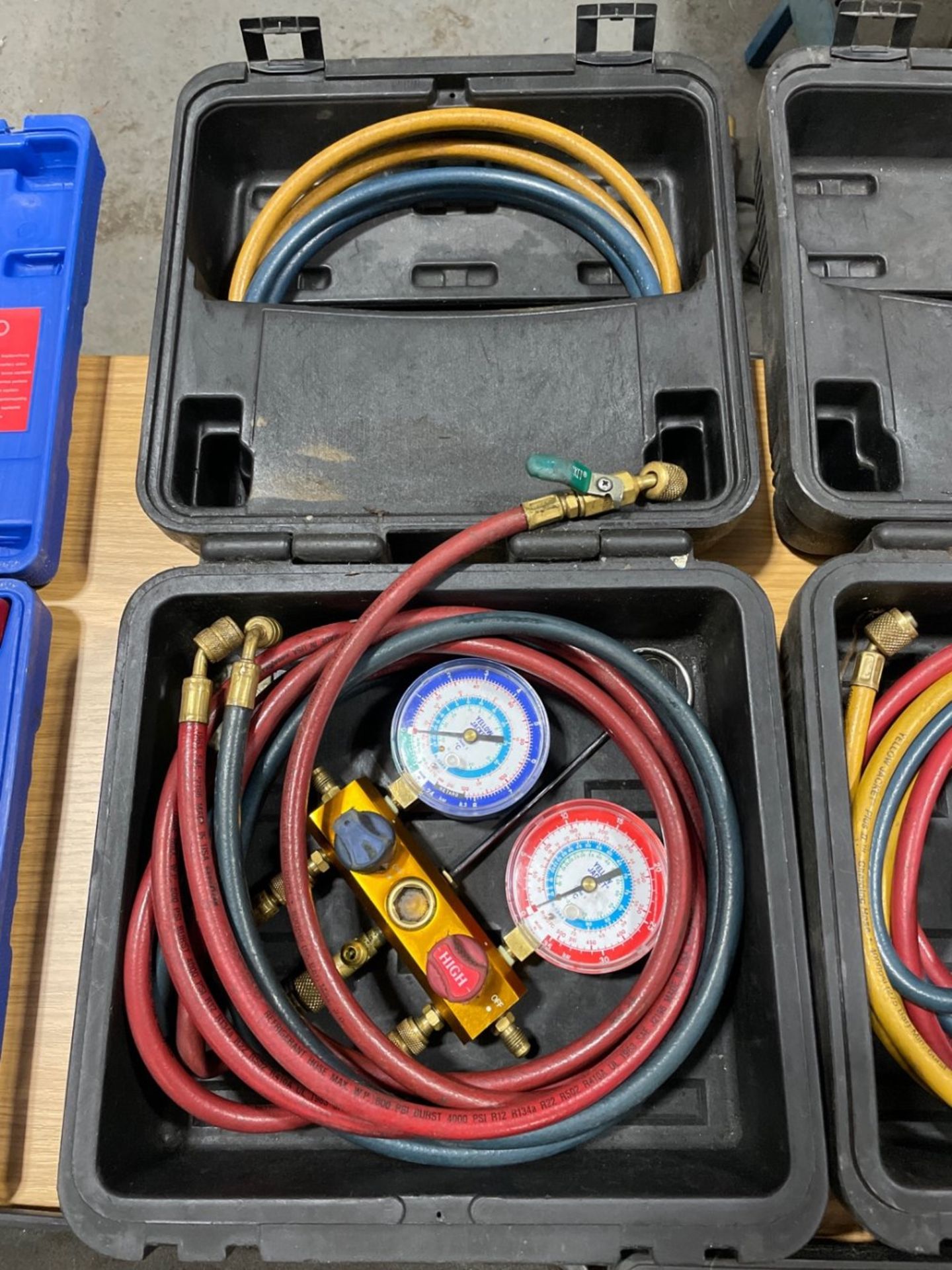 Yellow Jacket Manifold Gauge Set