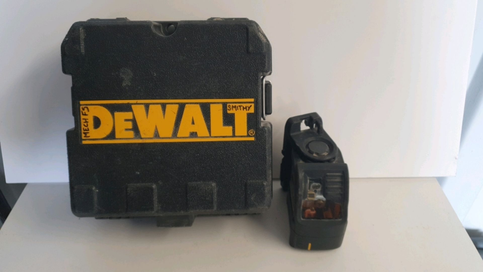 DeWalt DW088 Cross Line Laser - Image 4 of 8