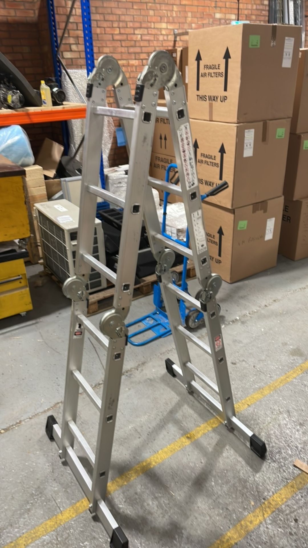 12 Tread Folding ladder - Image 2 of 2