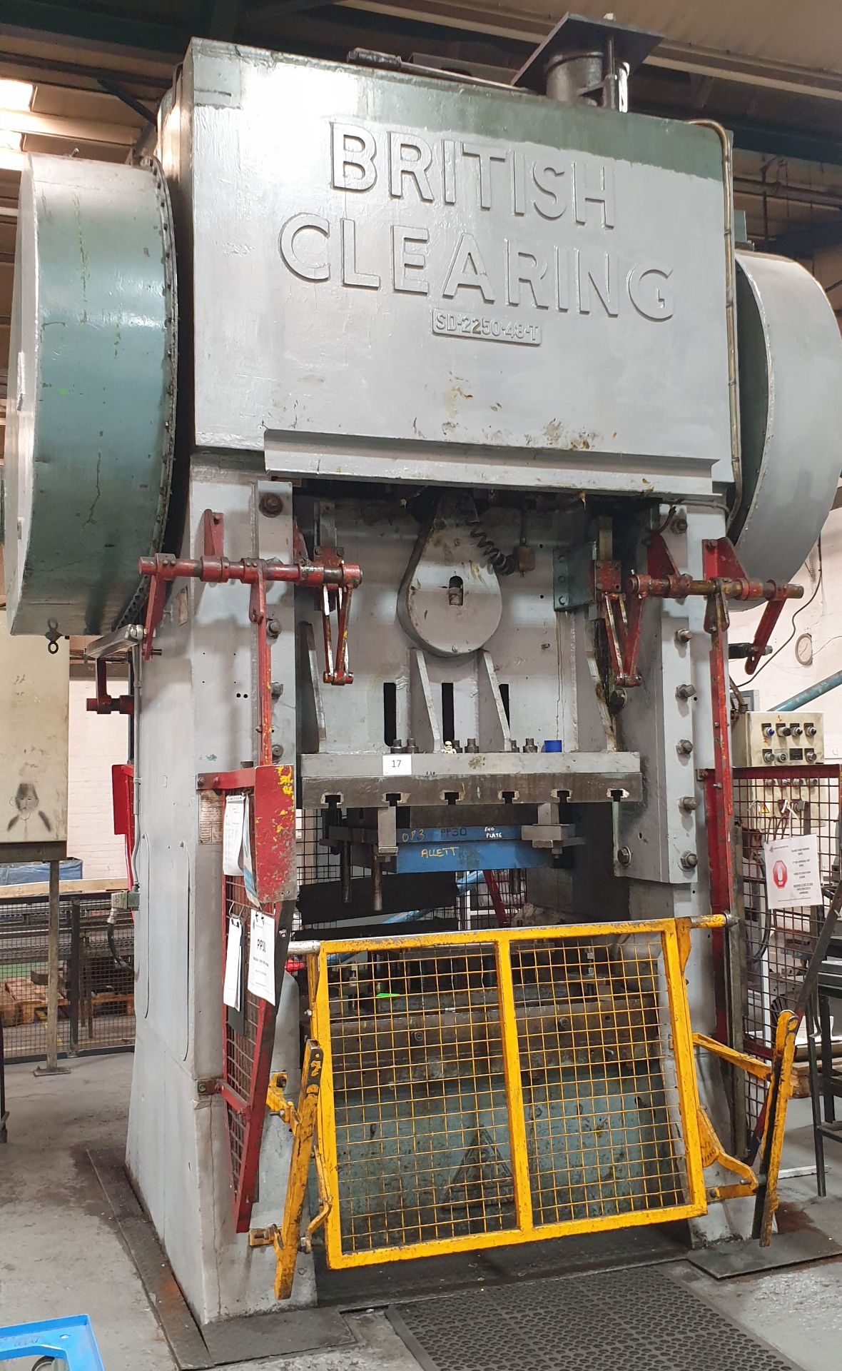 British Clearing SD-2250-48-T, Double Sided Mechanical Power Press, Approx. 200-Tonne Rated , Seria - Image 2 of 4