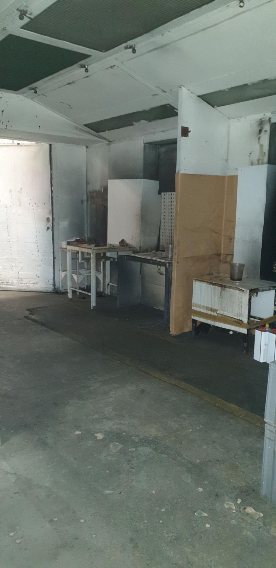 Unknown Drying Oven, Approx. 4.5 X 3.5mtr With A Dual Station Paint Spray Booth , With Fume Extracti - Image 2 of 3
