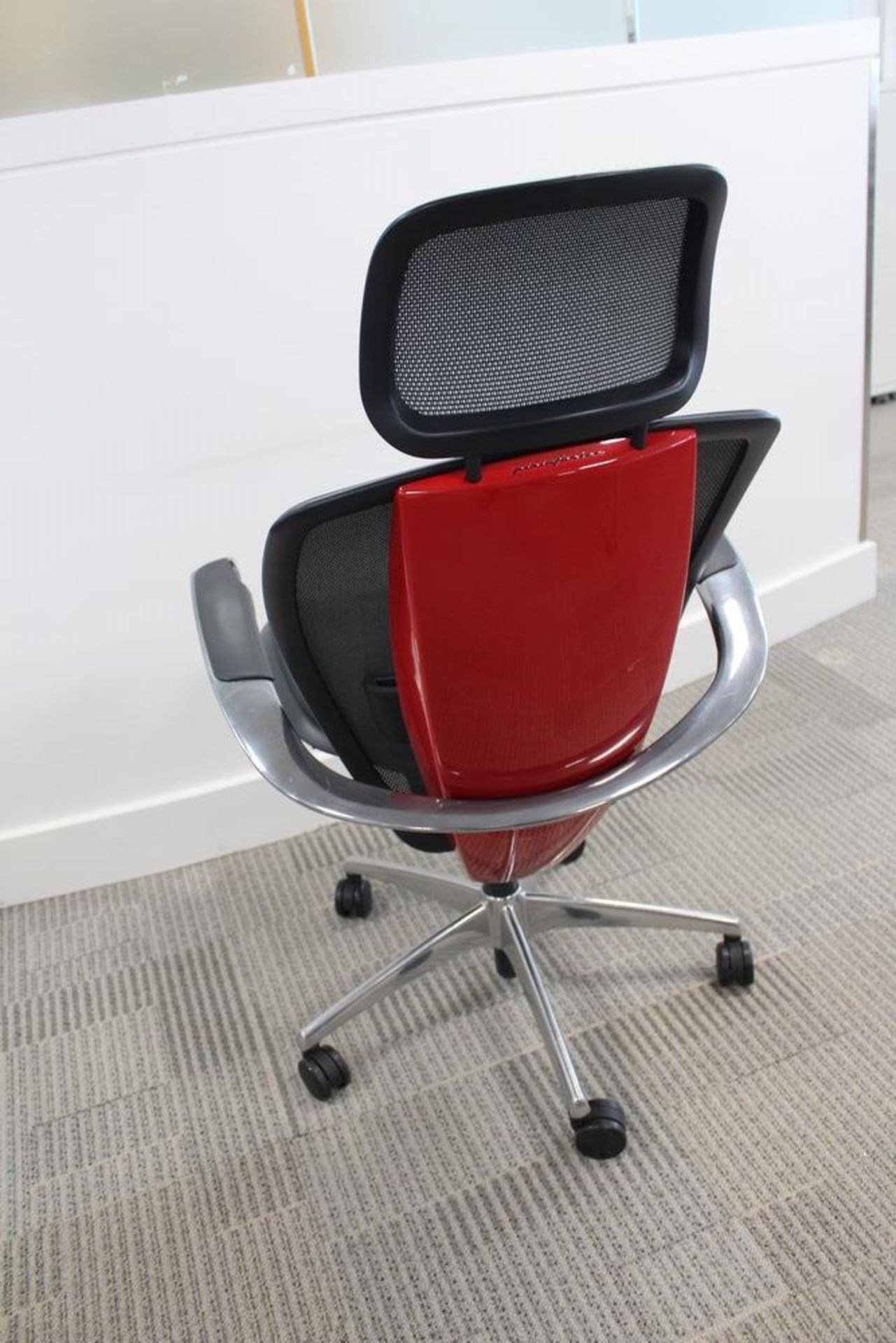 Xten Line Pininfarina Design Mesh Back Swivel Chair - Image 2 of 2