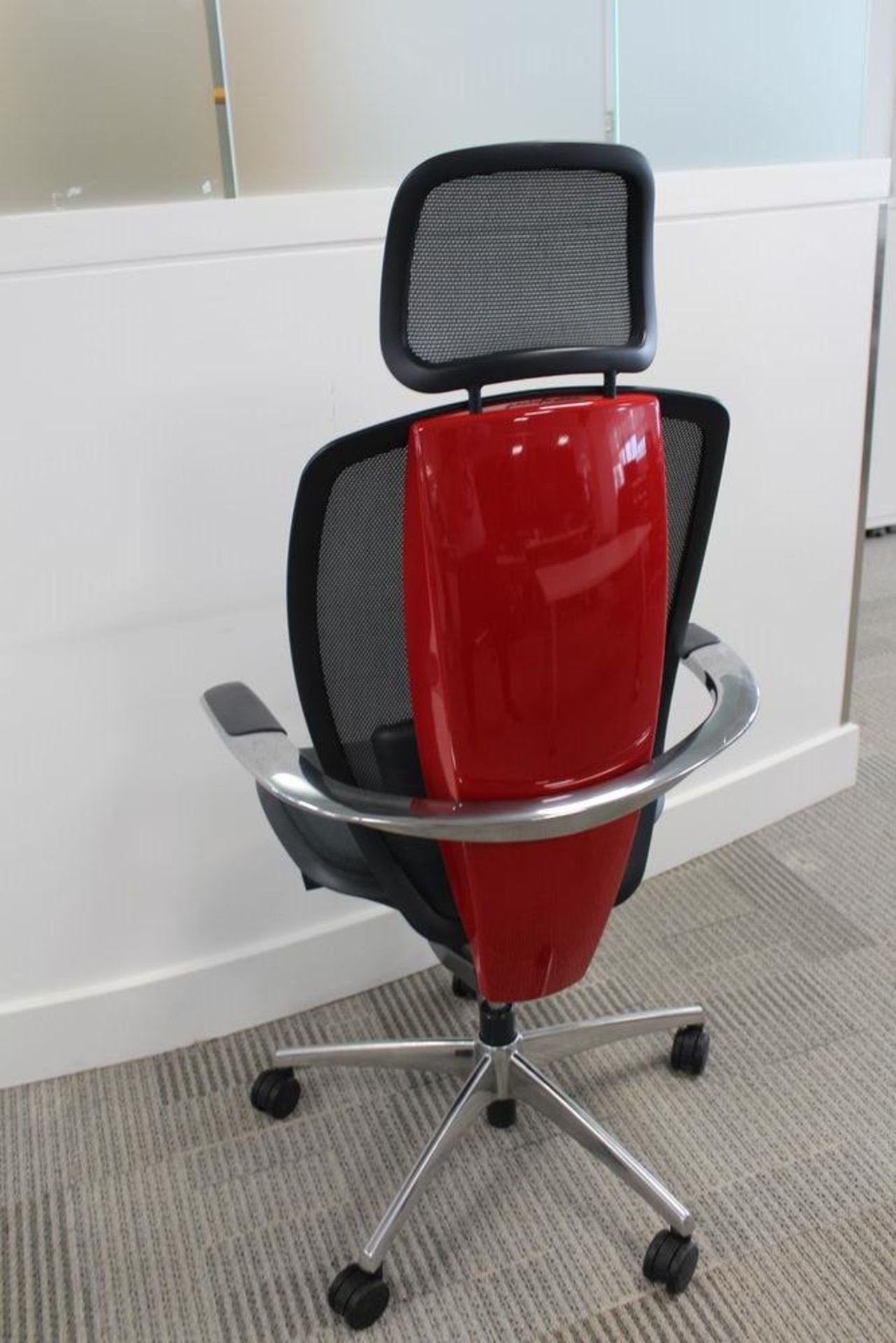 Xten Line Pininfarina Design Mesh Back Swivel Chair - Image 2 of 2